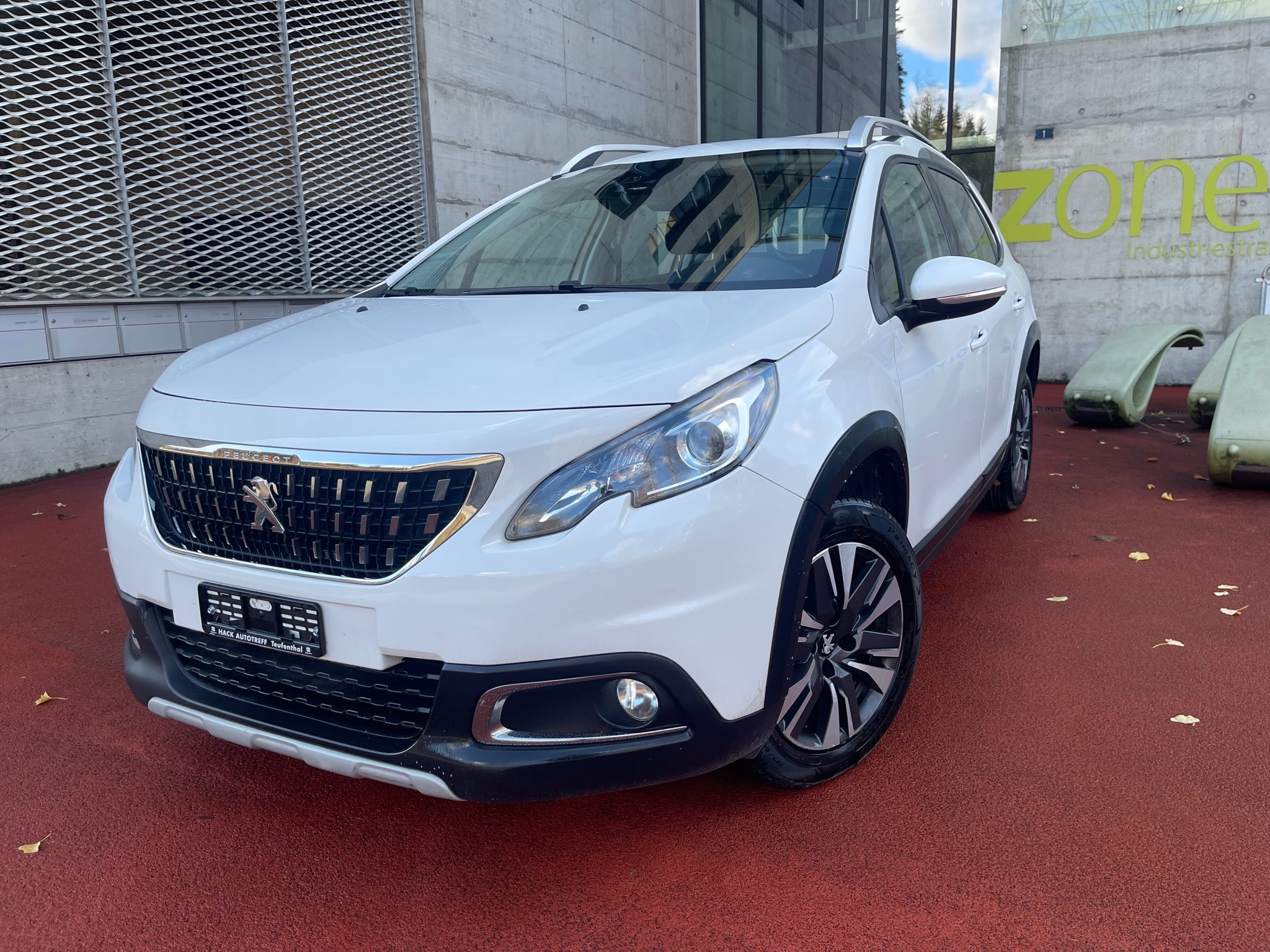 PEUGEOT 2008 1.5 BlueHDi Allure EAT