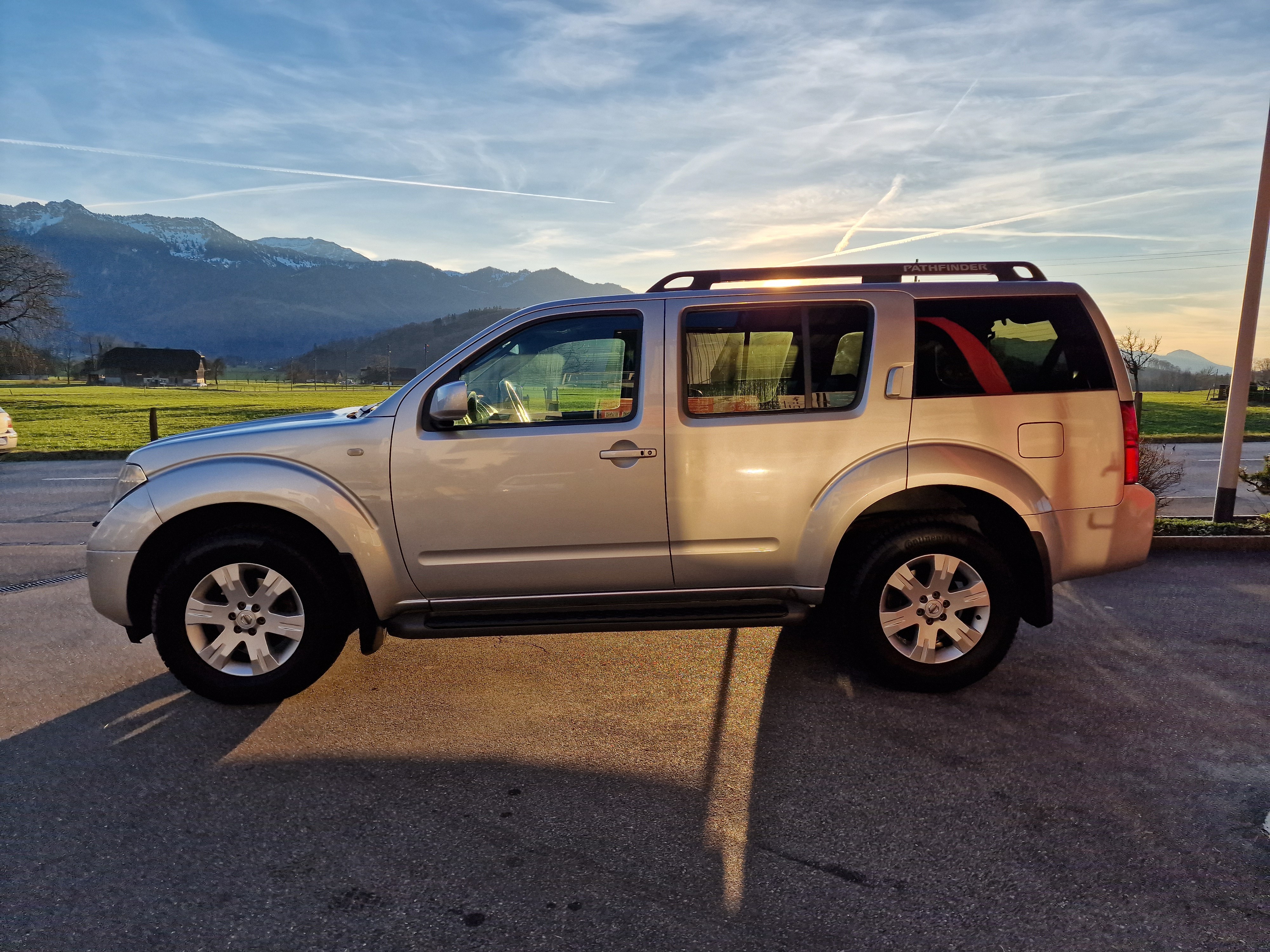 NISSAN Pathfinder 2.5 dCi LE