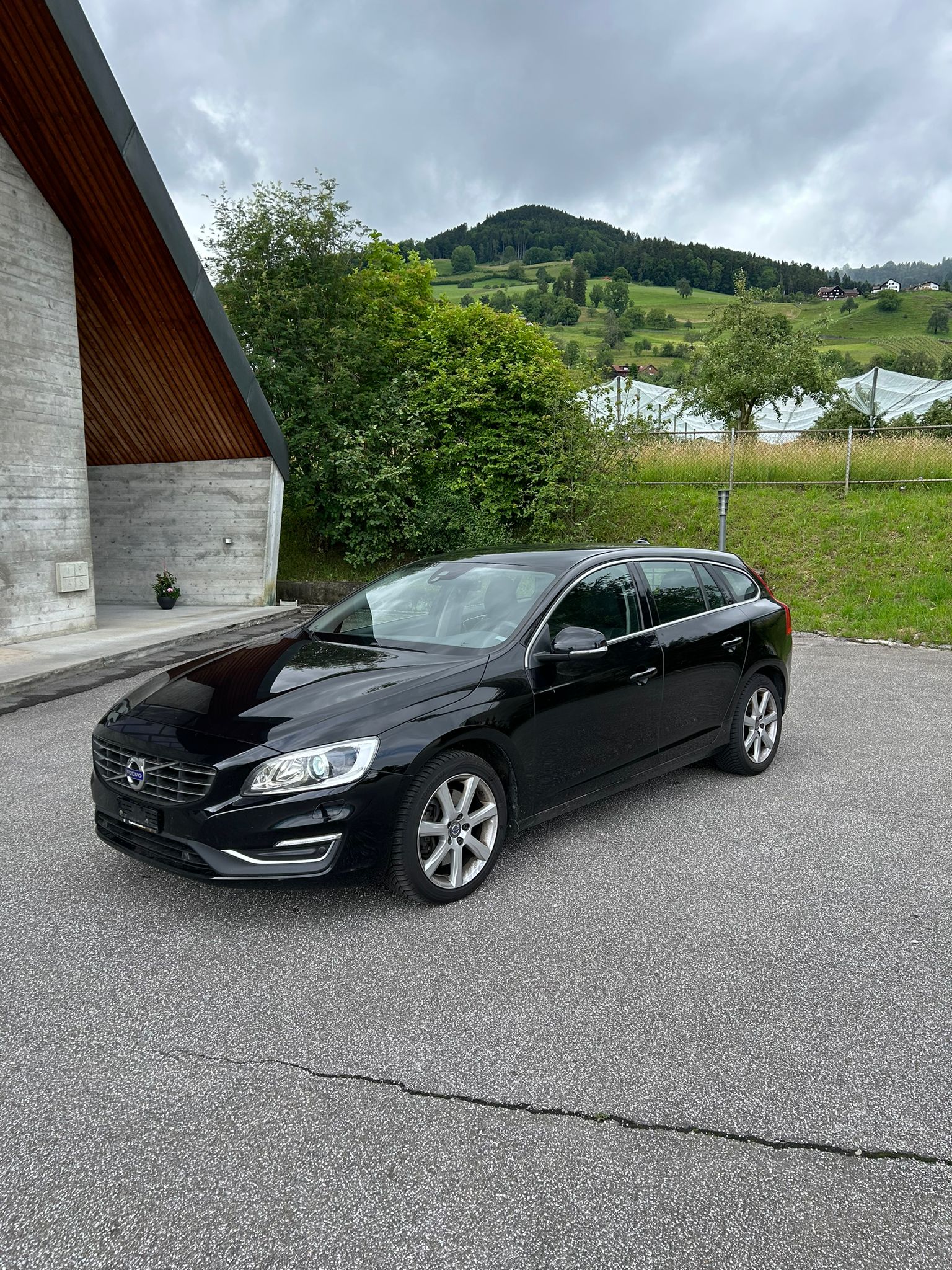 VOLVO V60 D4 AWD Summum Geartronic