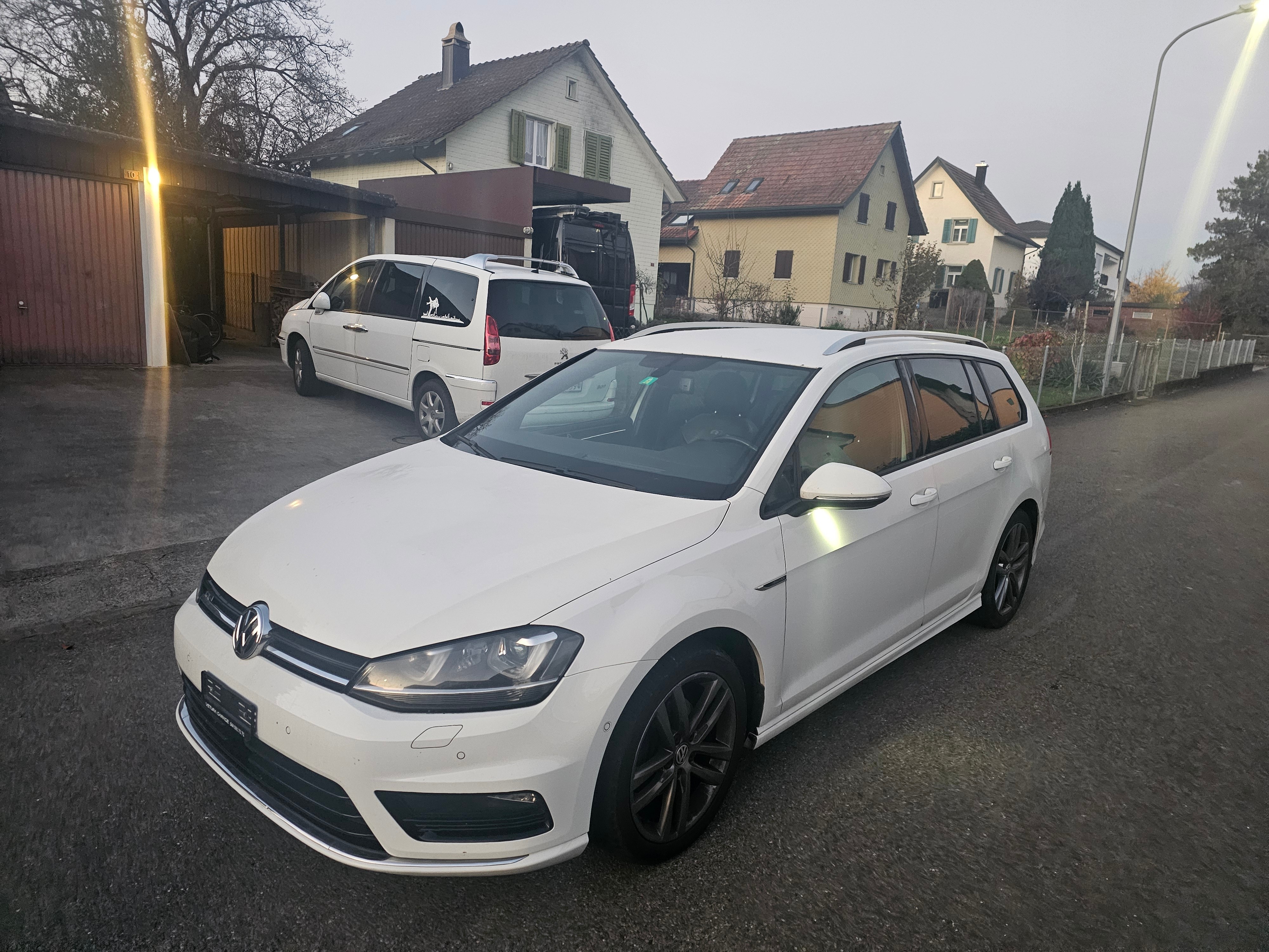 VW Golf Variant 1.4 TSI Lounge R-Line DSG