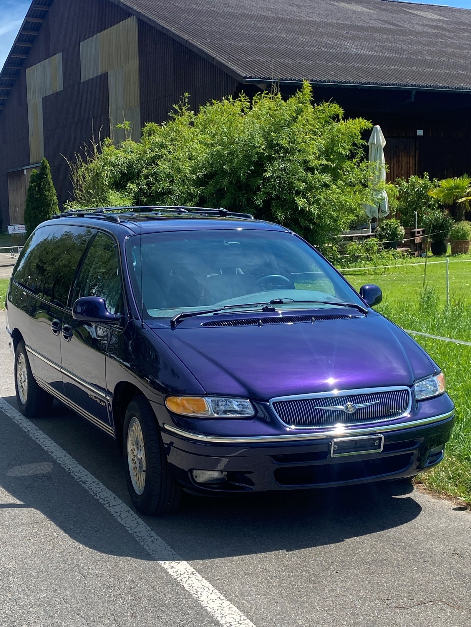 CHRYSLER TOWN COUNTRY