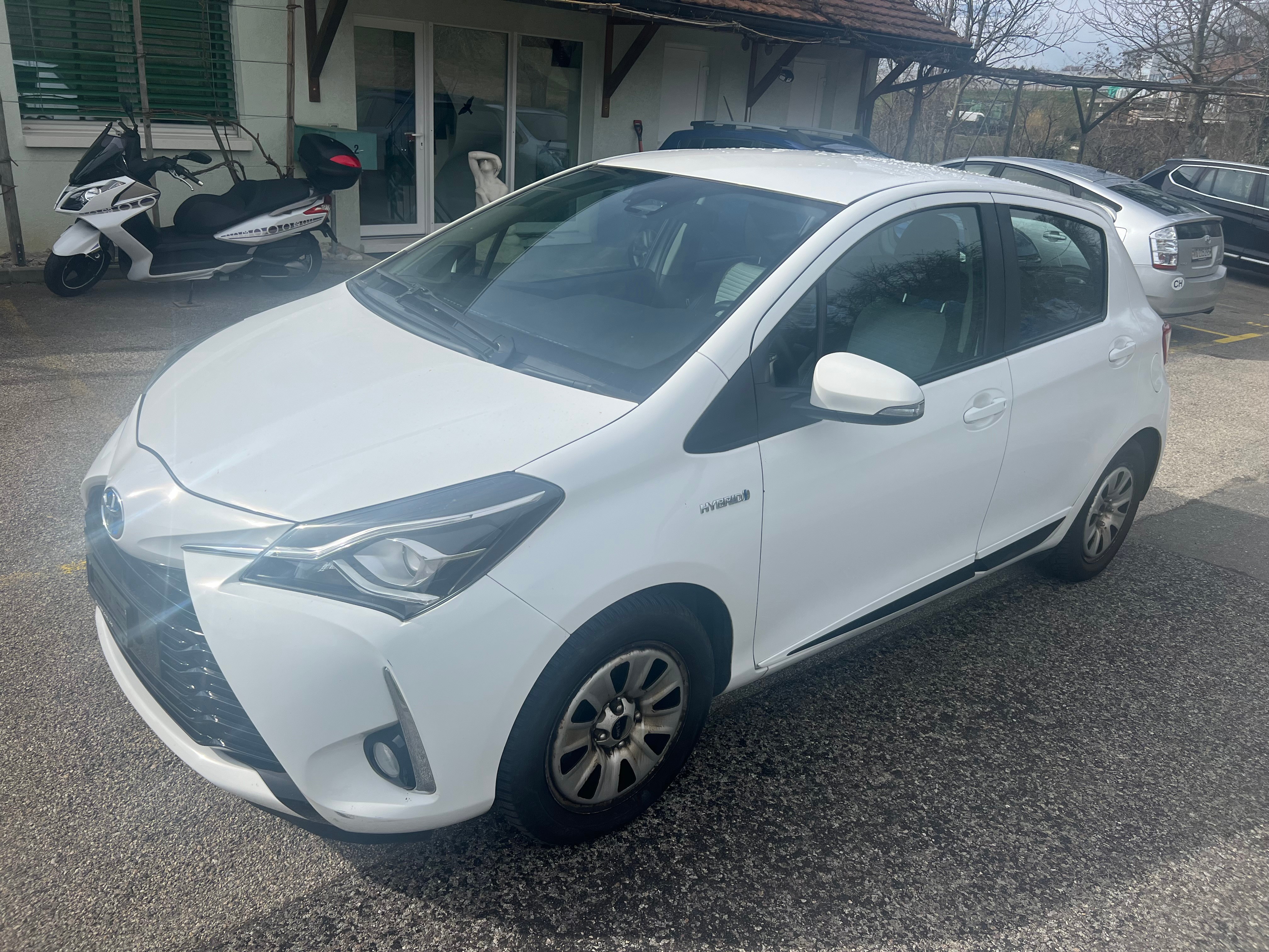 TOYOTA Yaris 1.5 VVT-i Hybrid Style e-CVT