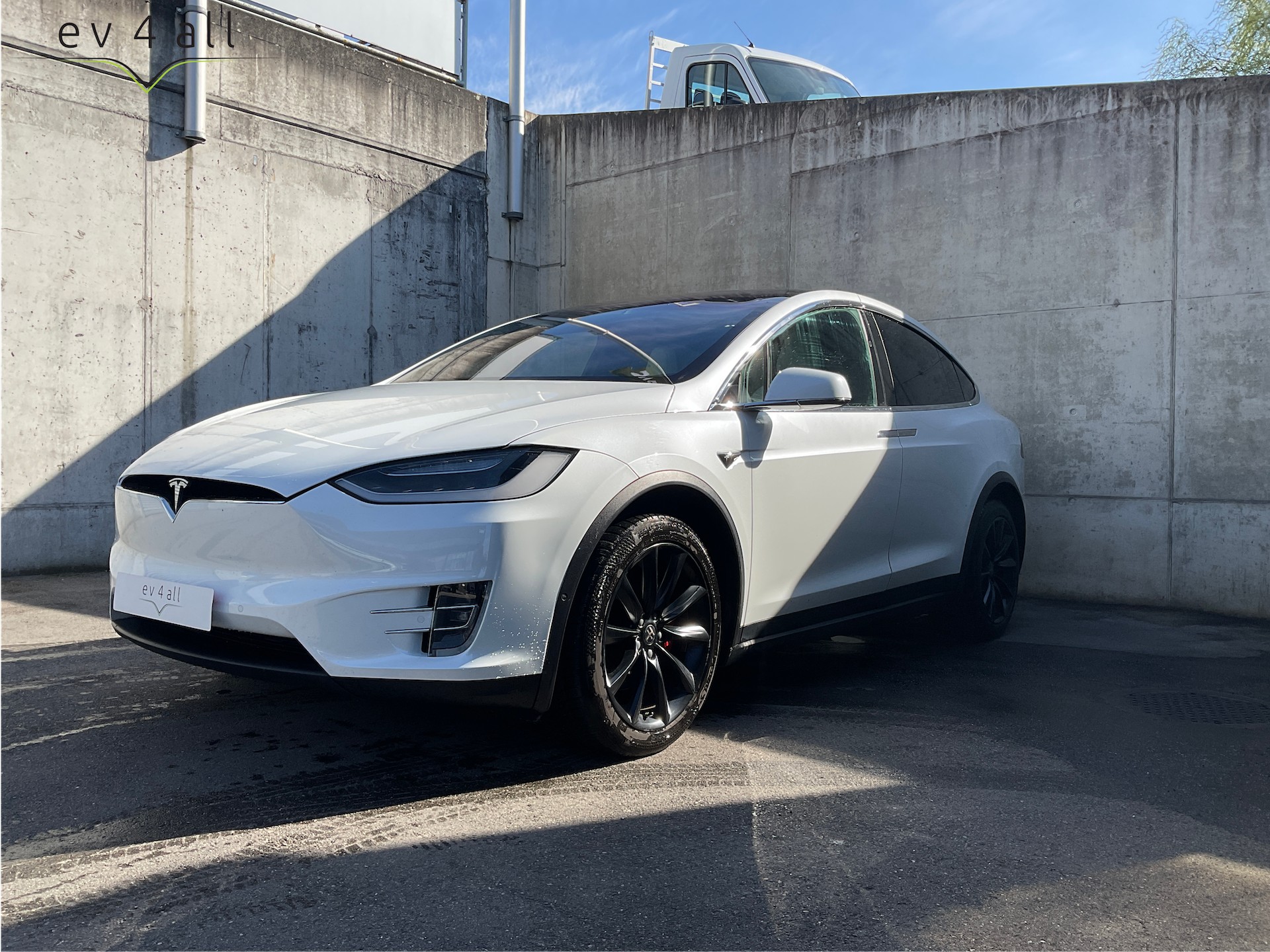 TESLA Model X P100D, 4x4, panoramic roof, air suspension, AP3, FSD, CCS-upgrade, MCU2 (Netflix), 6 seats (heated/ventilated)