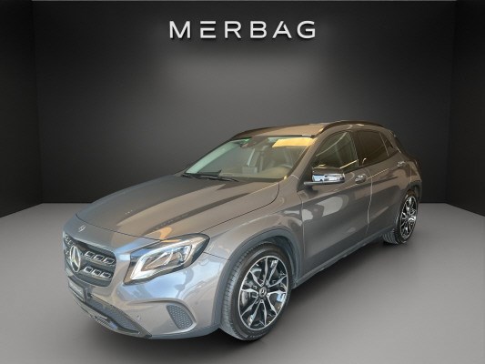 MERCEDES-BENZ GLA 200 Night Star