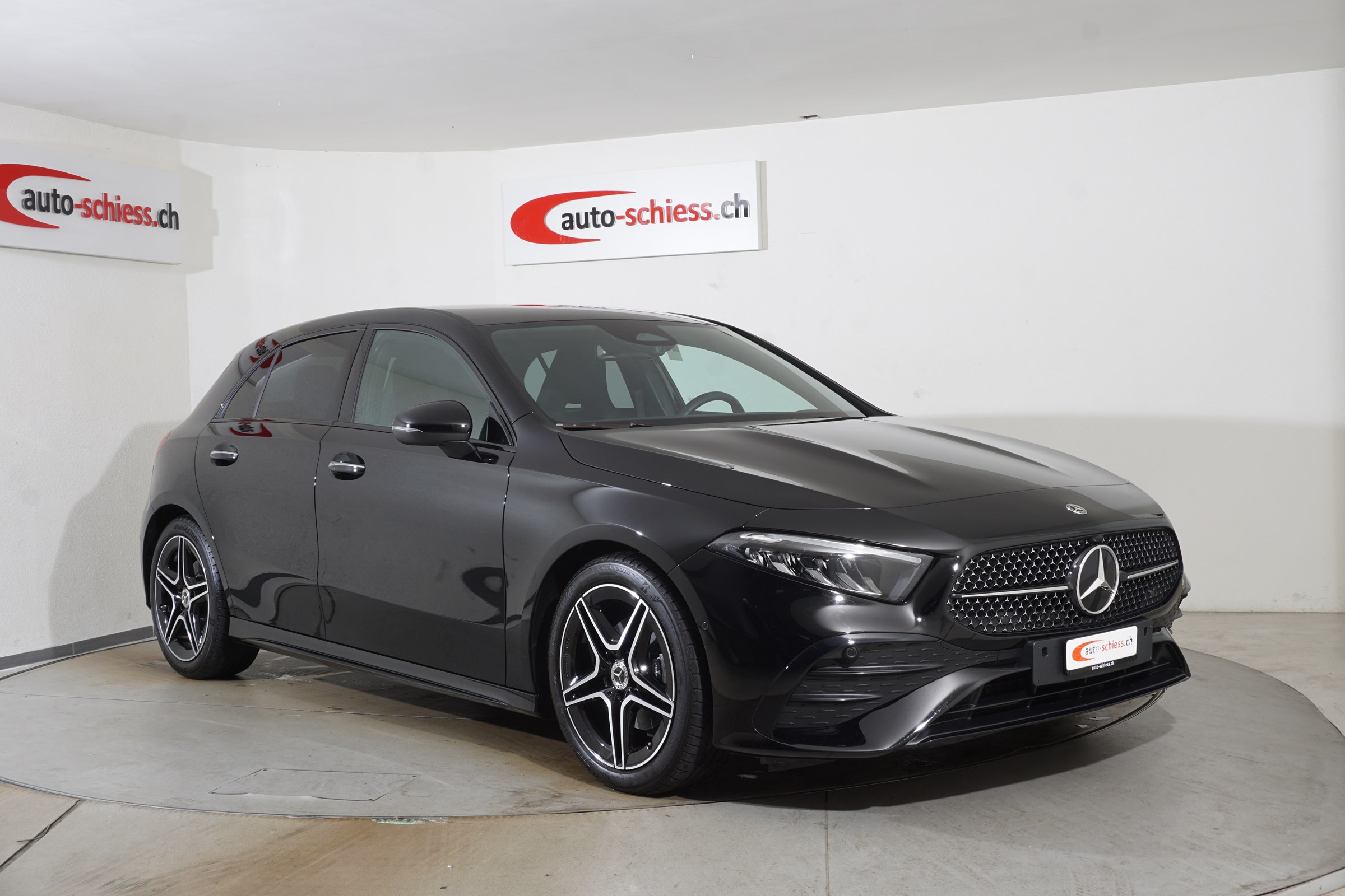 MERCEDES-BENZ A 200 AMG Line 7G-DCT Night