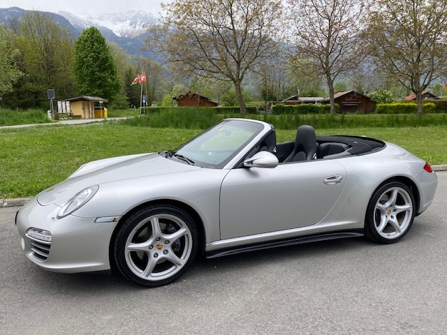 PORSCHE 911 Cabrio Carrera 4