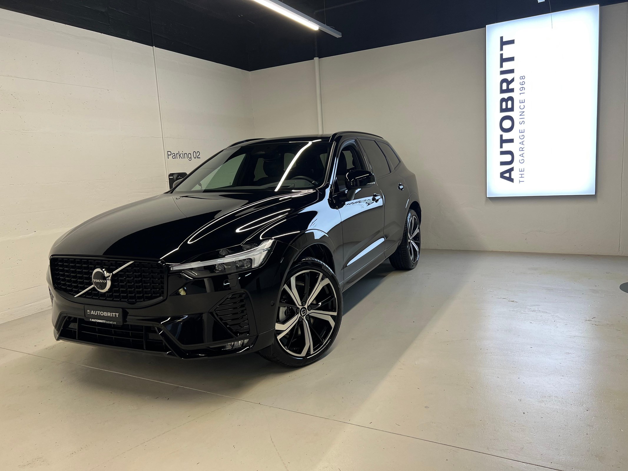 VOLVO XC60 2.0 B5 MH Ultimate Dark AWD