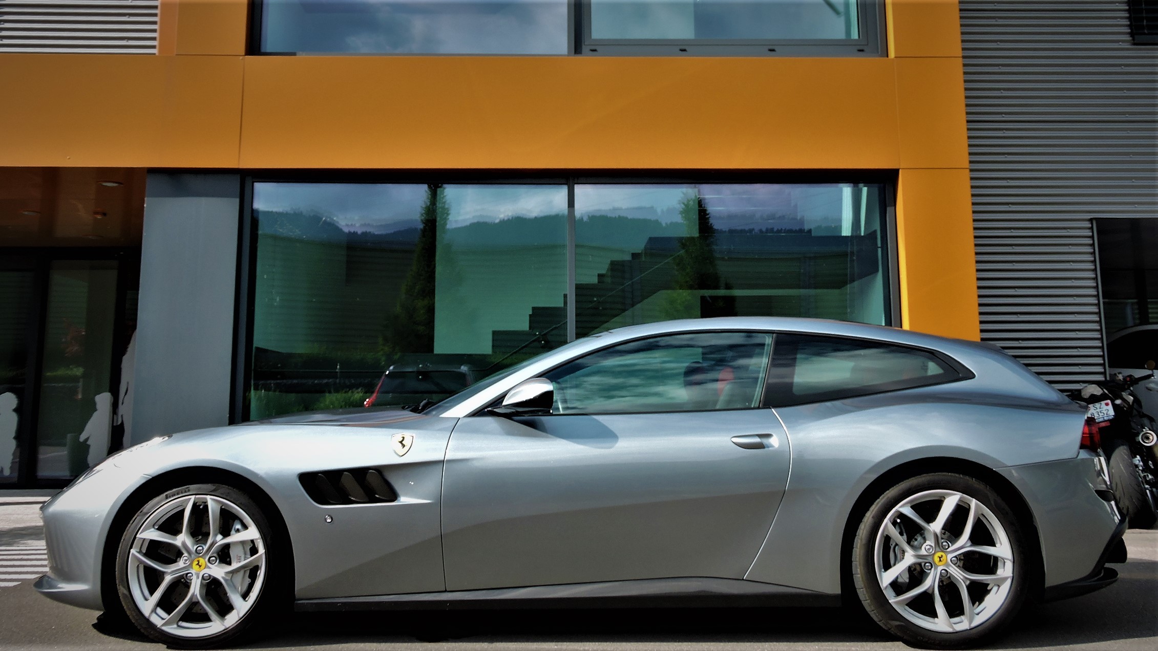 FERRARI GTC 4 Lusso T