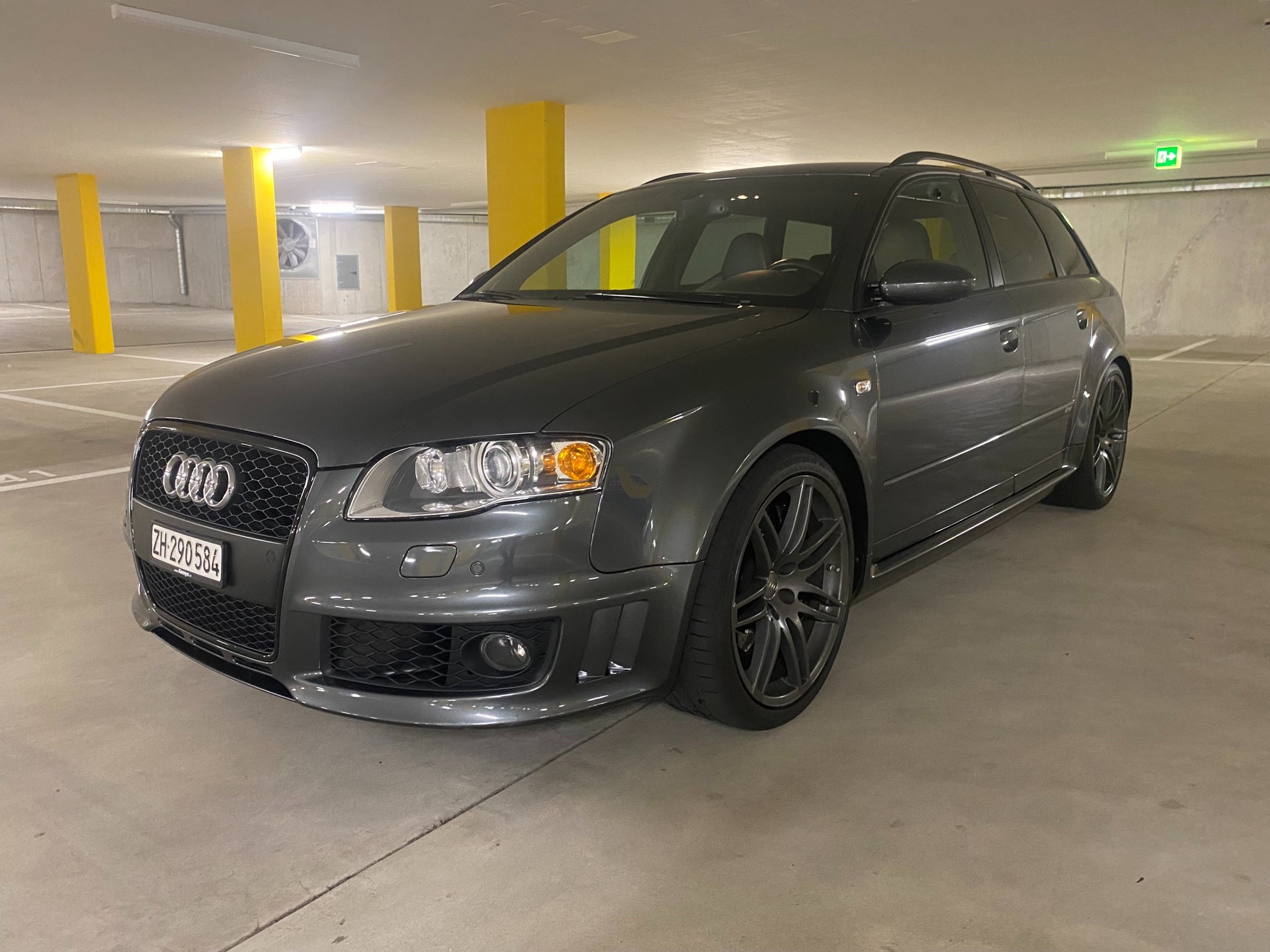 AUDI RS4 Avant 4.2 V8 quattro