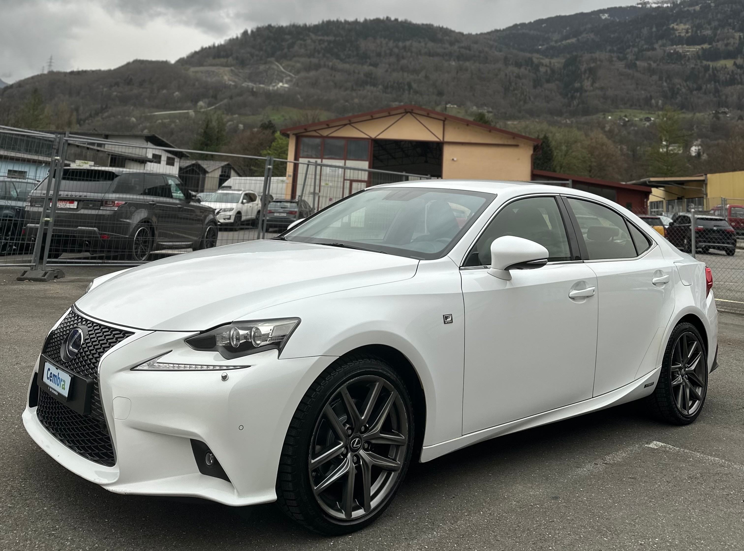 LEXUS IS 300h F-Sport Automatic