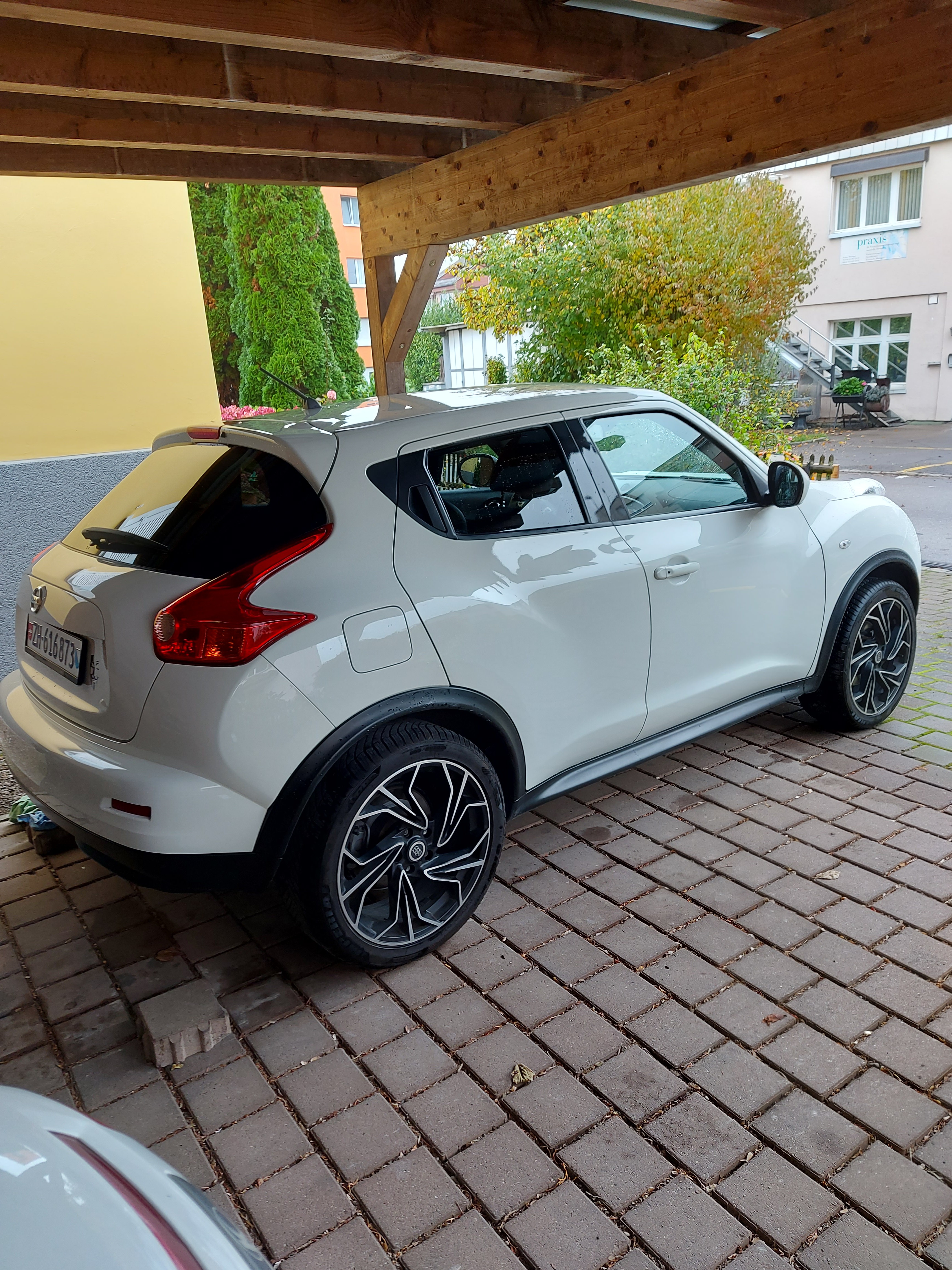 NISSAN Juke 1.6 DIG-T tekna 4x4 Xtronic M-CVT