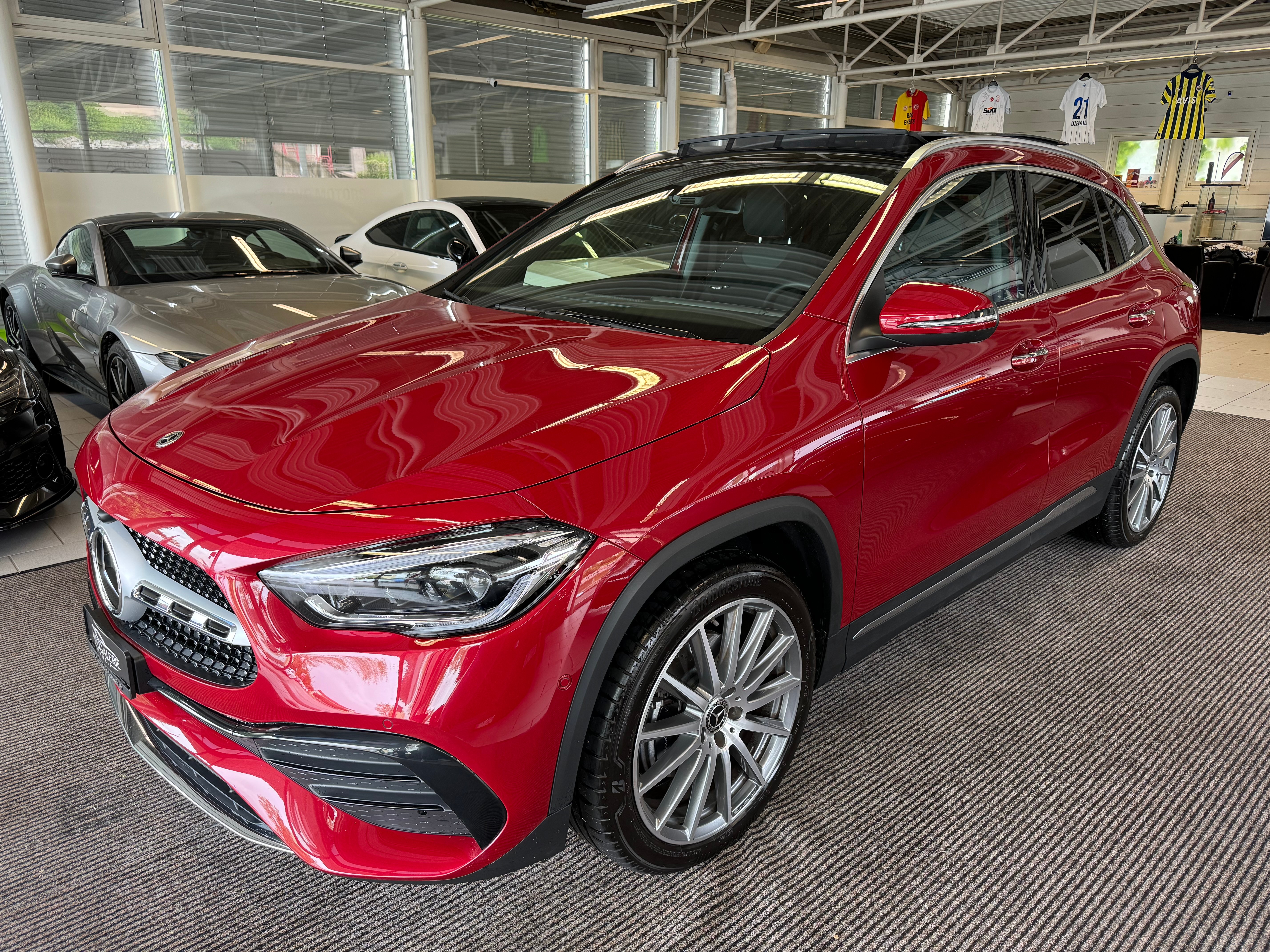 MERCEDES-BENZ GLA 250e AMG Line 8G-DCT | CH / Garantie & Gratis Service | PANORAMA | Premium PLUS |