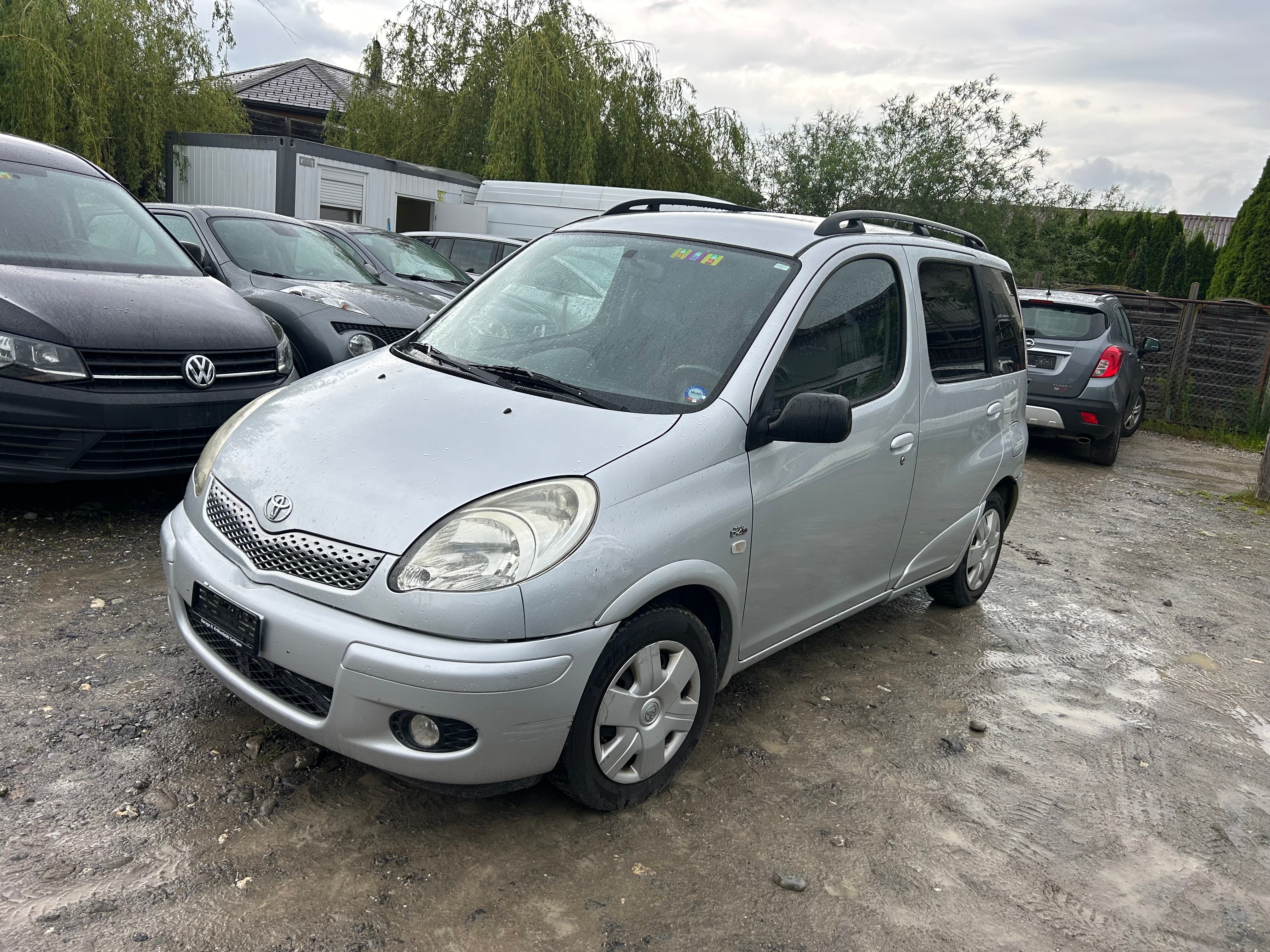 TOYOTA YARIS VERSO