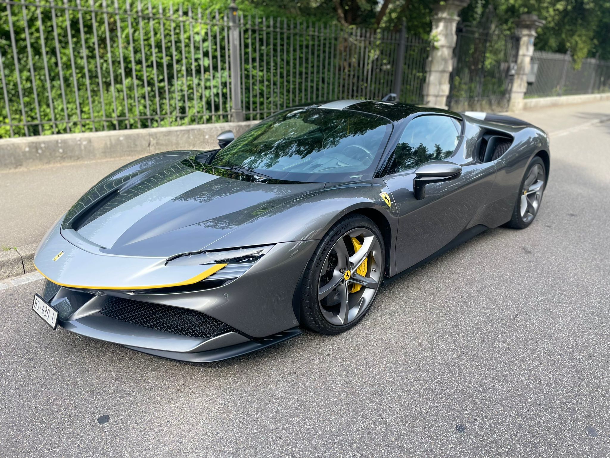 FERRARI SF90 Stradale