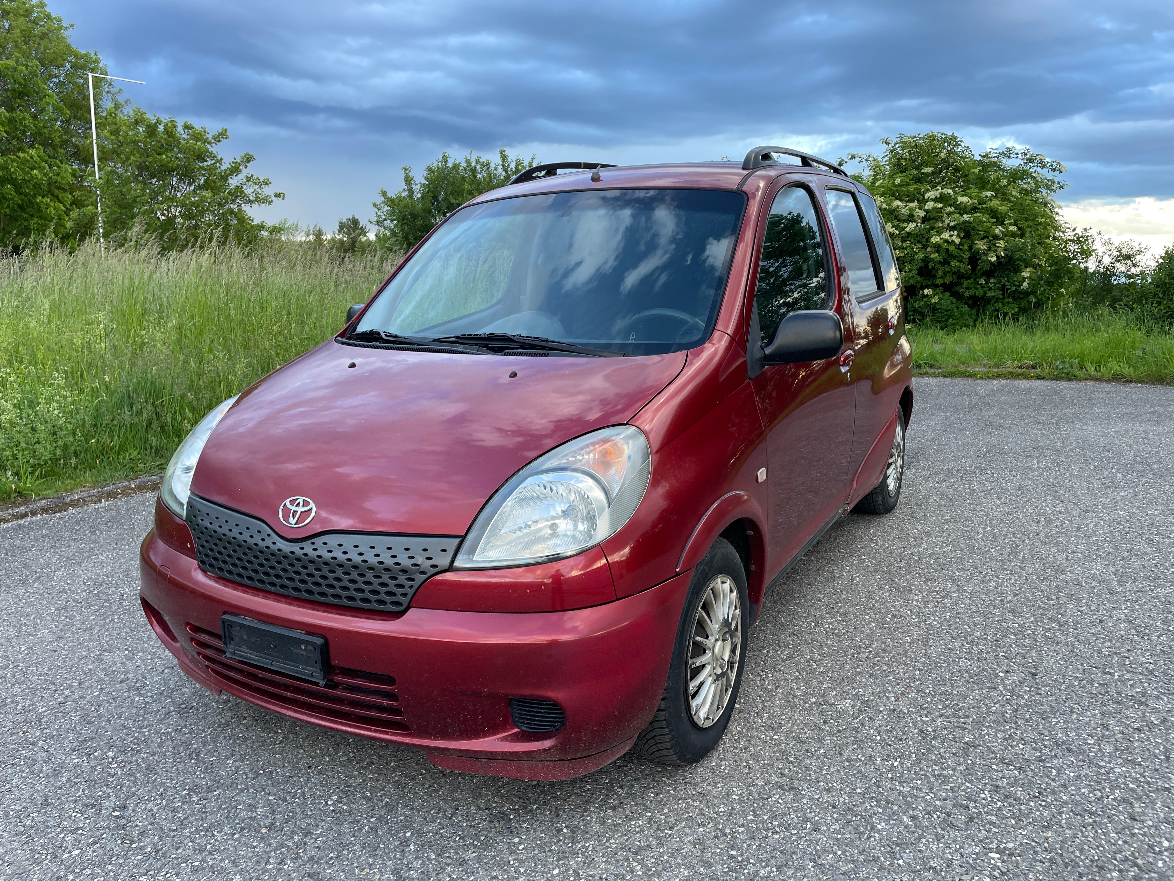 TOYOTA YARIS VERSO