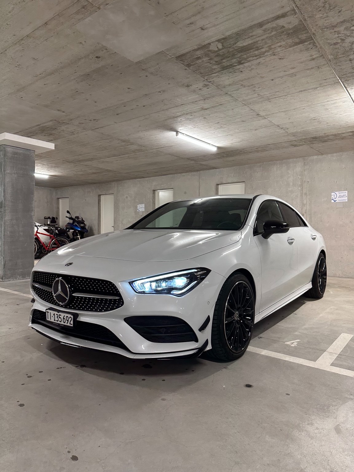 MERCEDES-BENZ CLA 200 AMG Line 7G-DCT