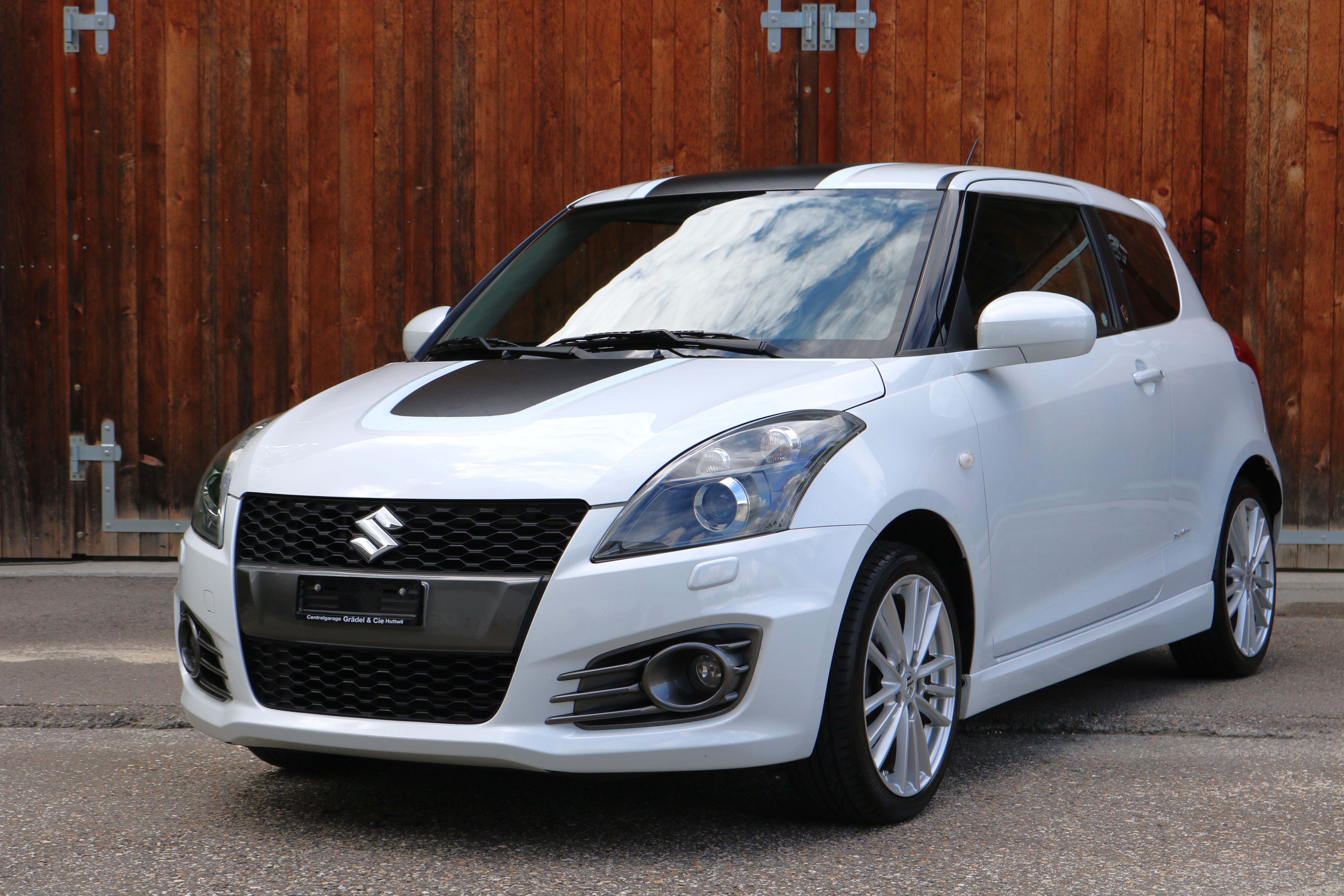 SUZUKI Swift 1.6i 16V Sport Sergio Cellano Top