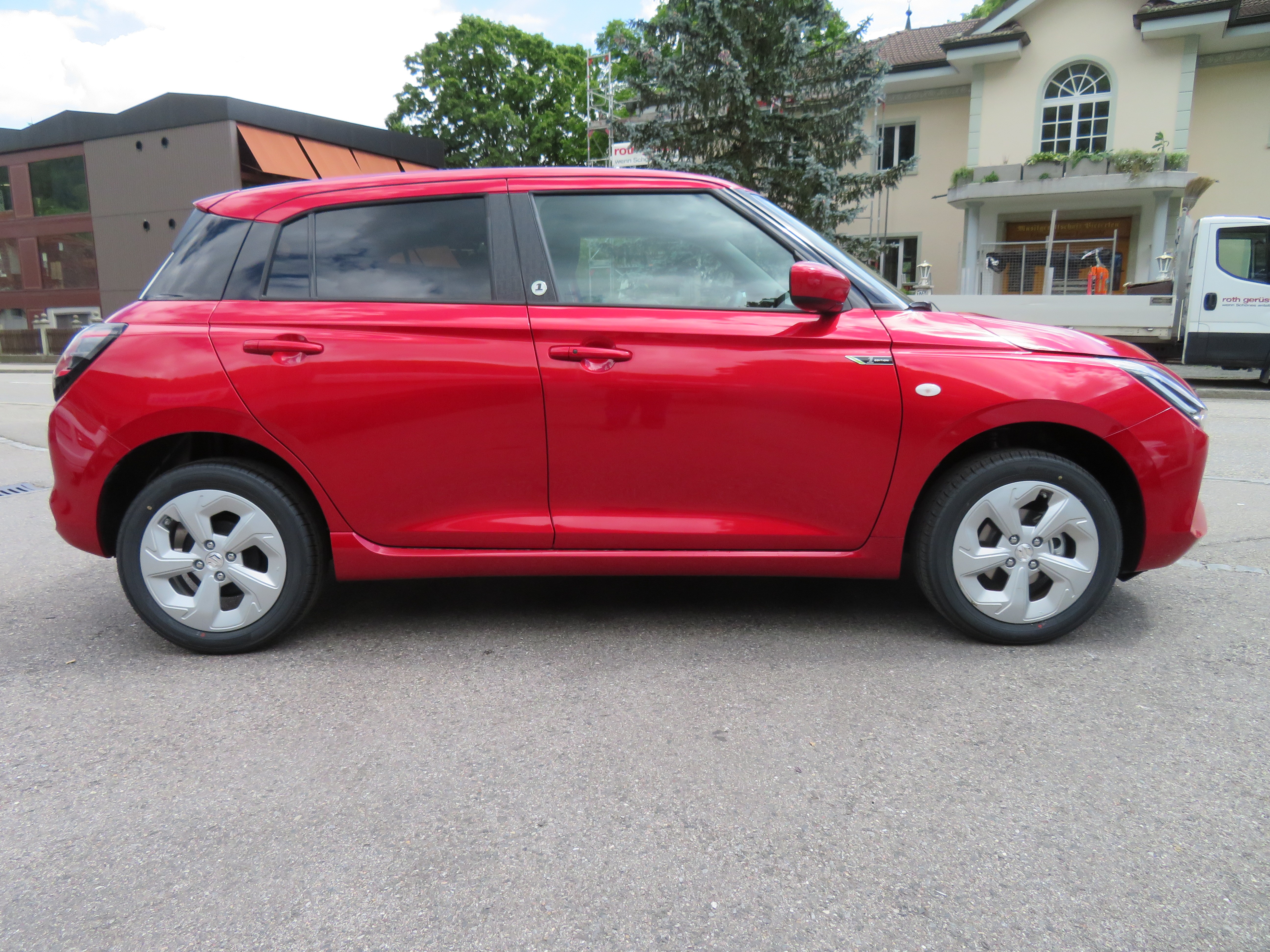 SUZUKI Swift 1.2 1st Edition Top Hybrid 4x4