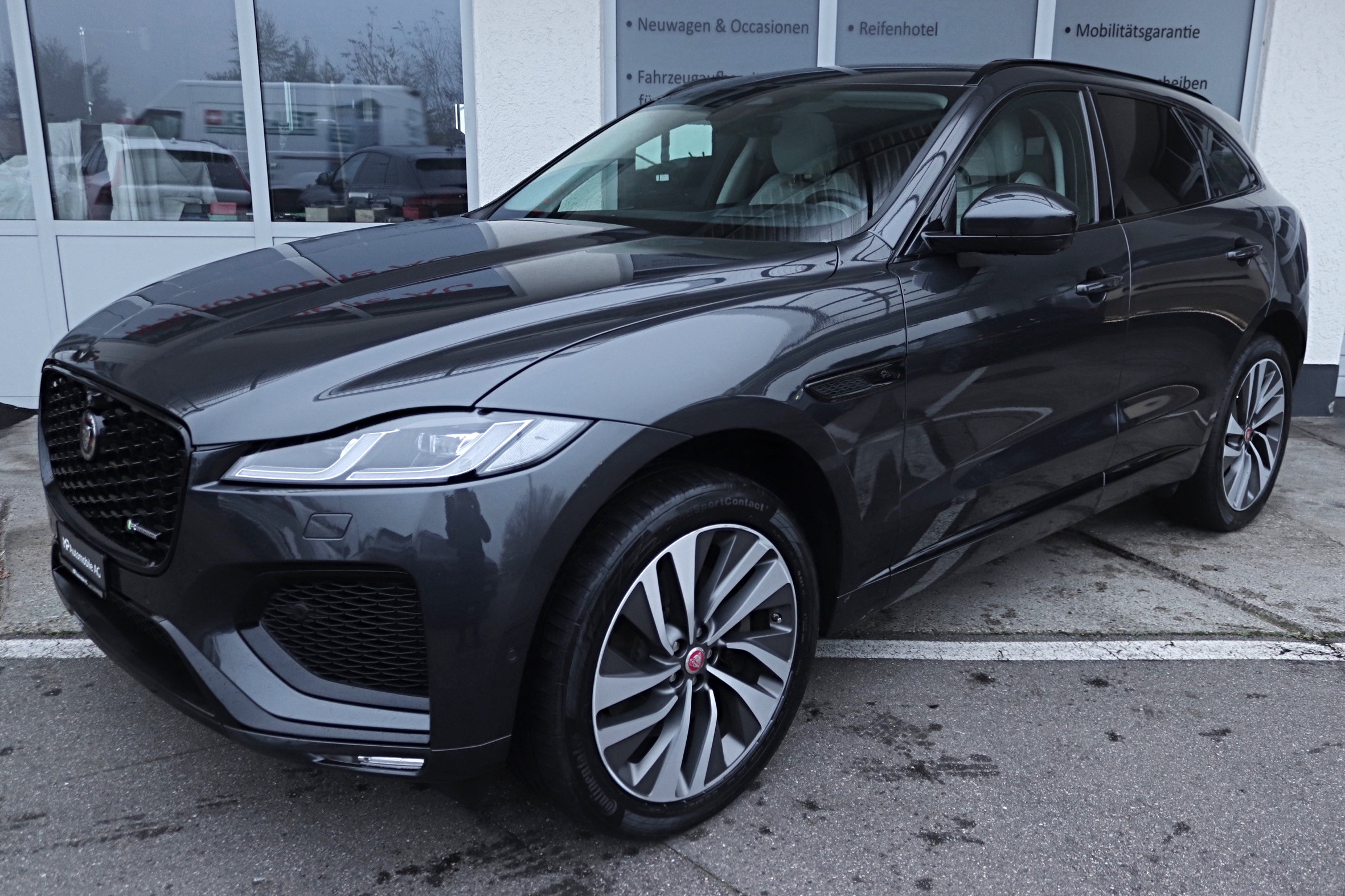 JAGUAR F-Pace 3.0 D300 R-Dynamic MHEV HSE AWD