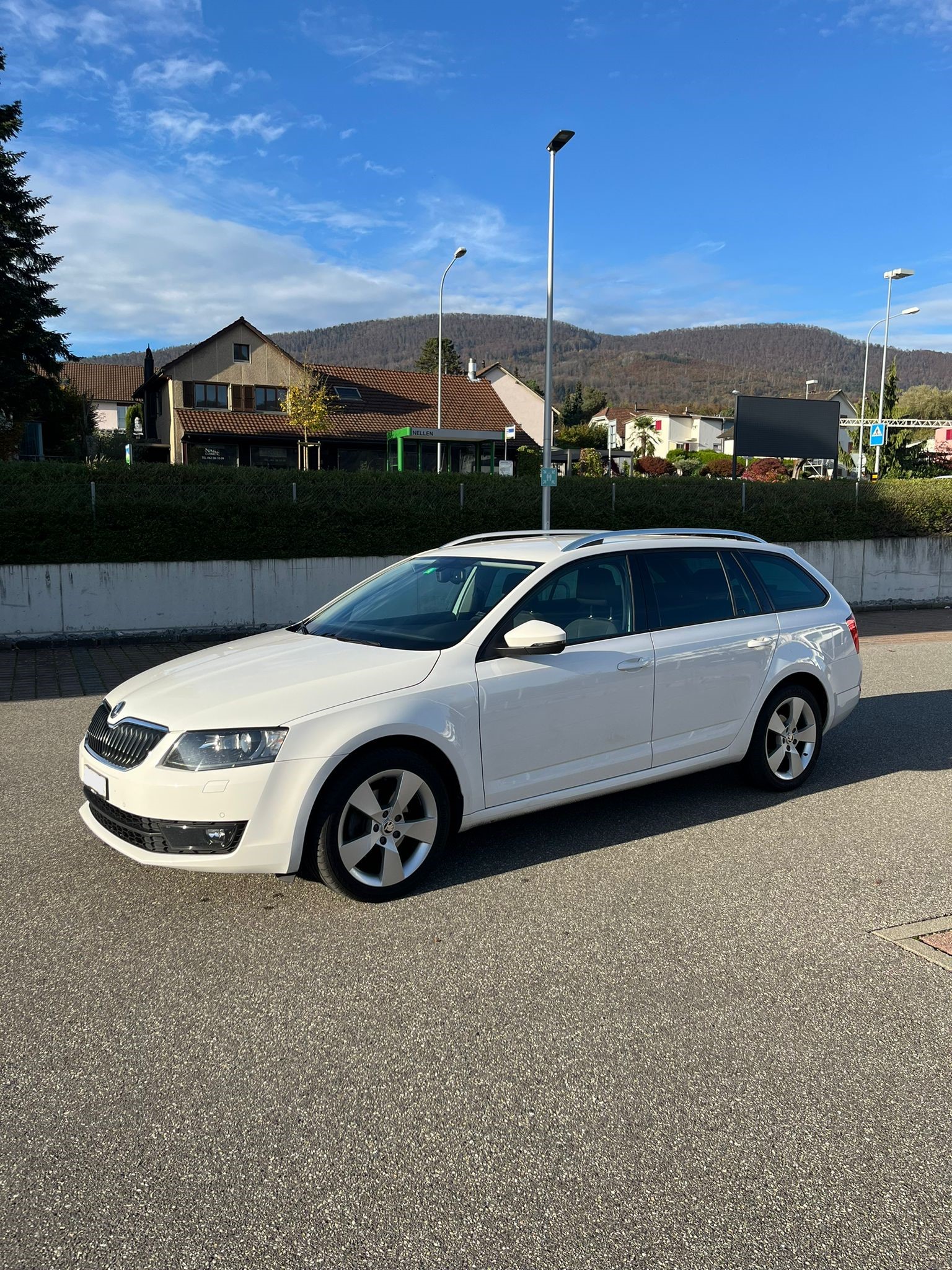 SKODA Octavia Combi 2.0 TDI Elegance DSG