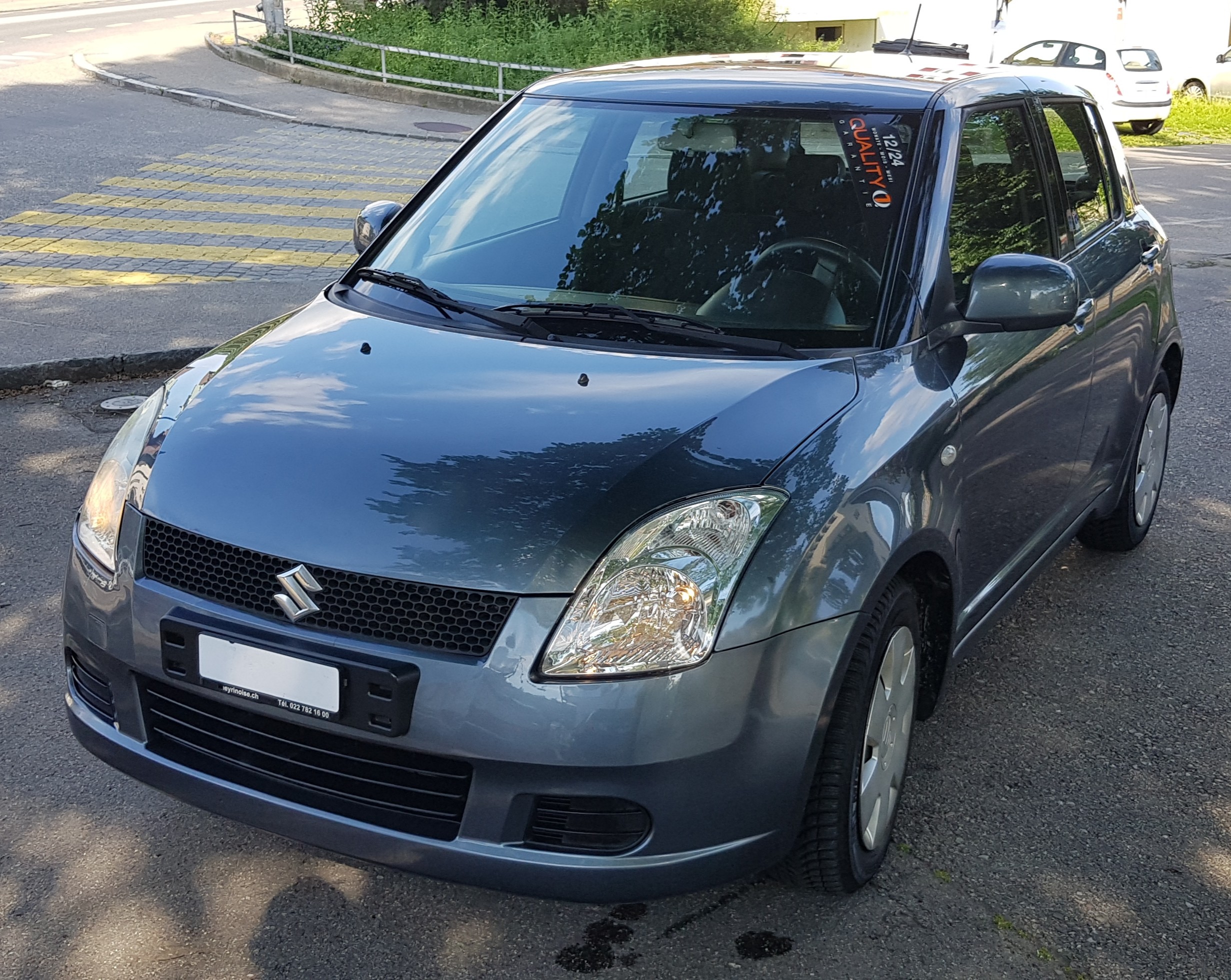 SUZUKI Swift 1.3i 16V GL Top