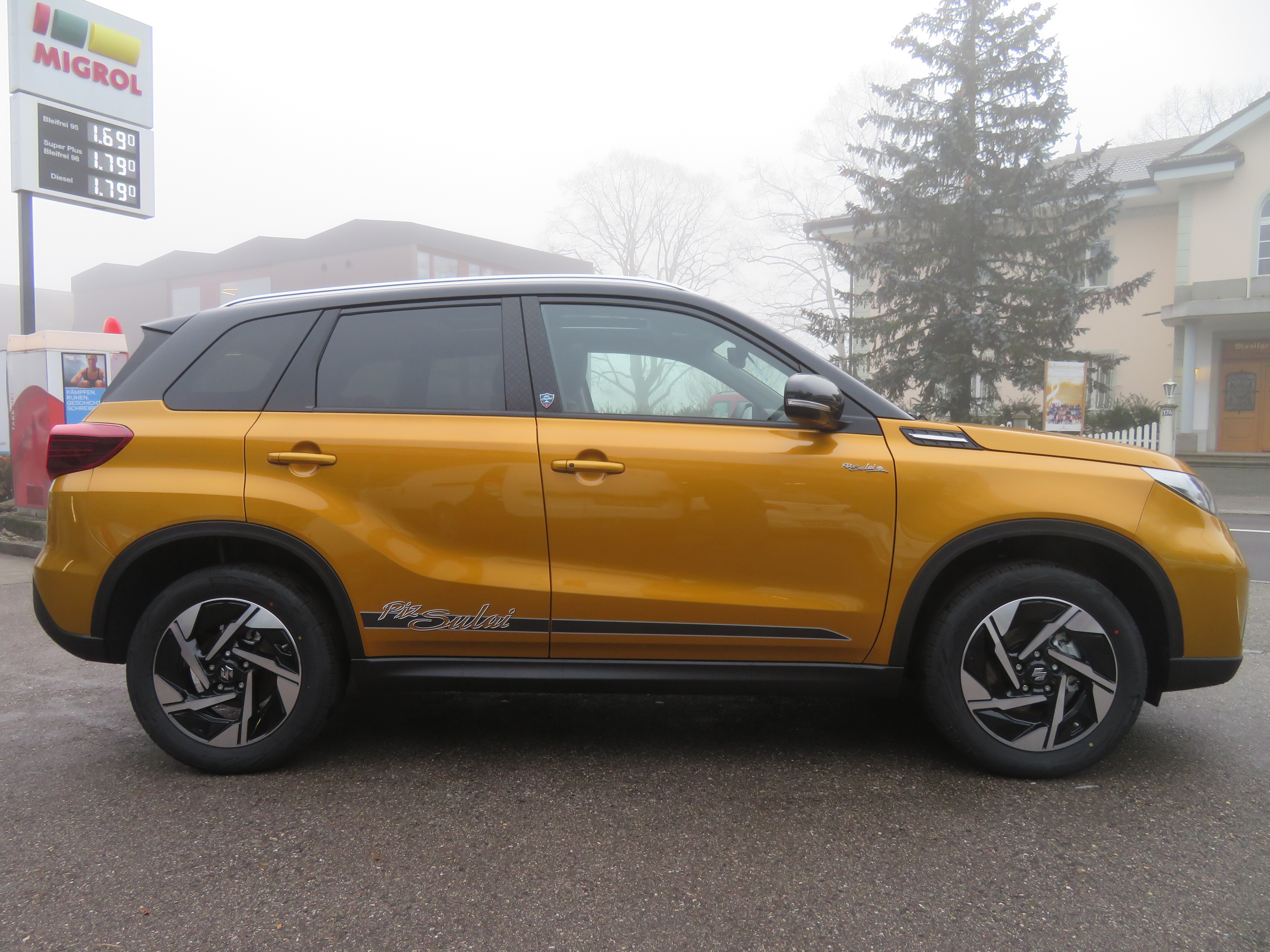 SUZUKI Vitara 1.5 Hybrid Piz Sulai Top