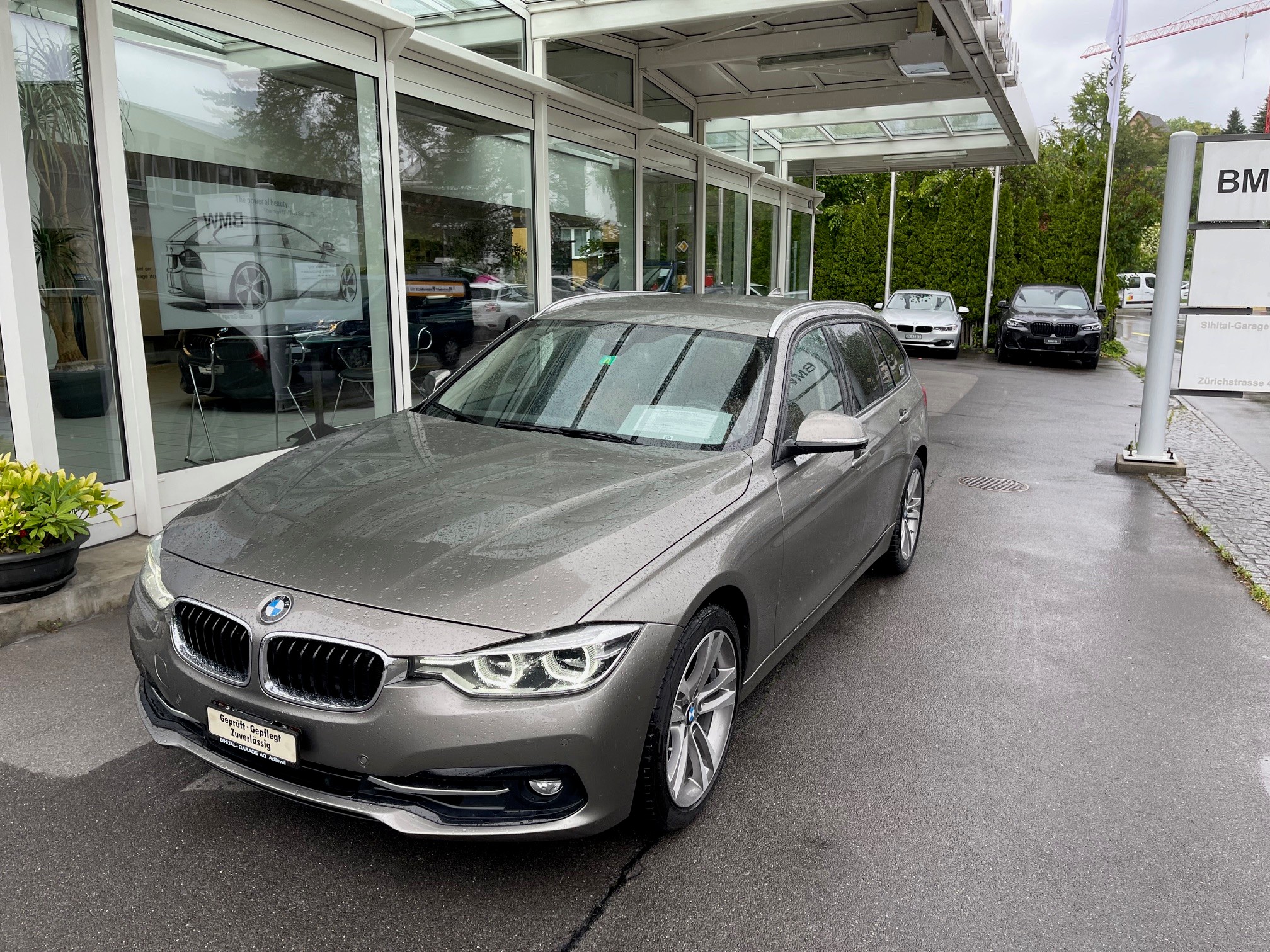 BMW 330i xDrive Touring Sport Line Steptronic