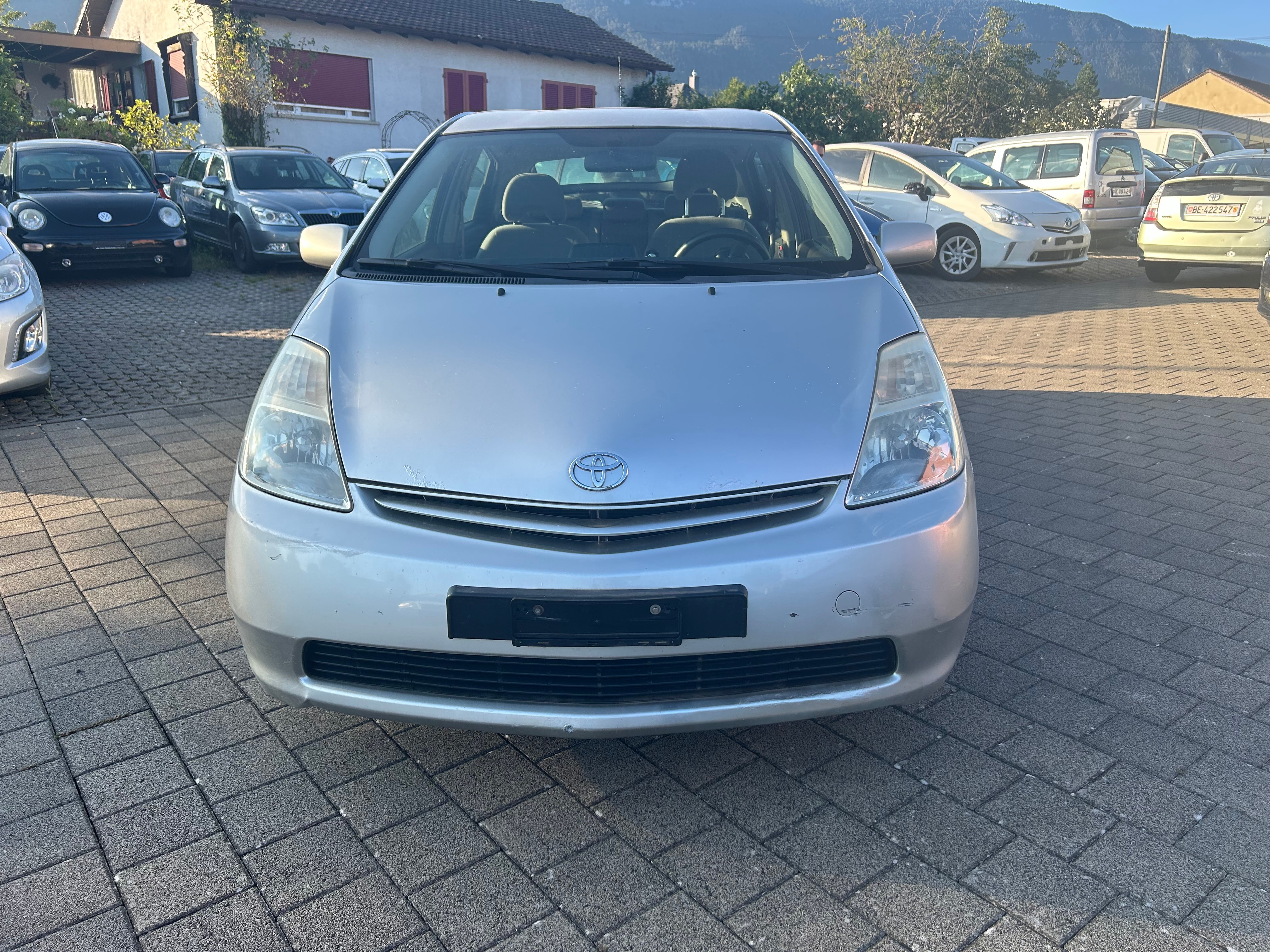 TOYOTA Prius 1.5 16V voll Hybrid frisch MFK