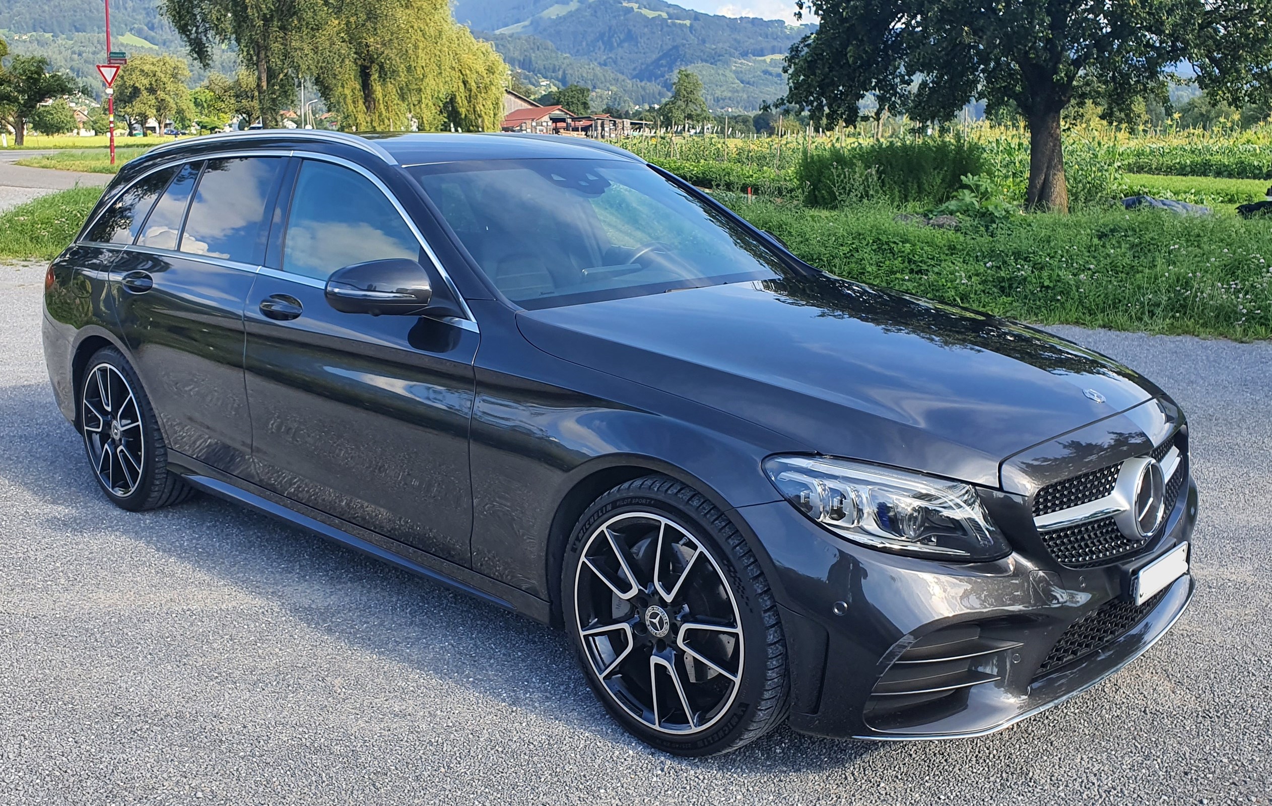 MERCEDES-BENZ C 300 AMG Line 4Matic 9G-Tronic