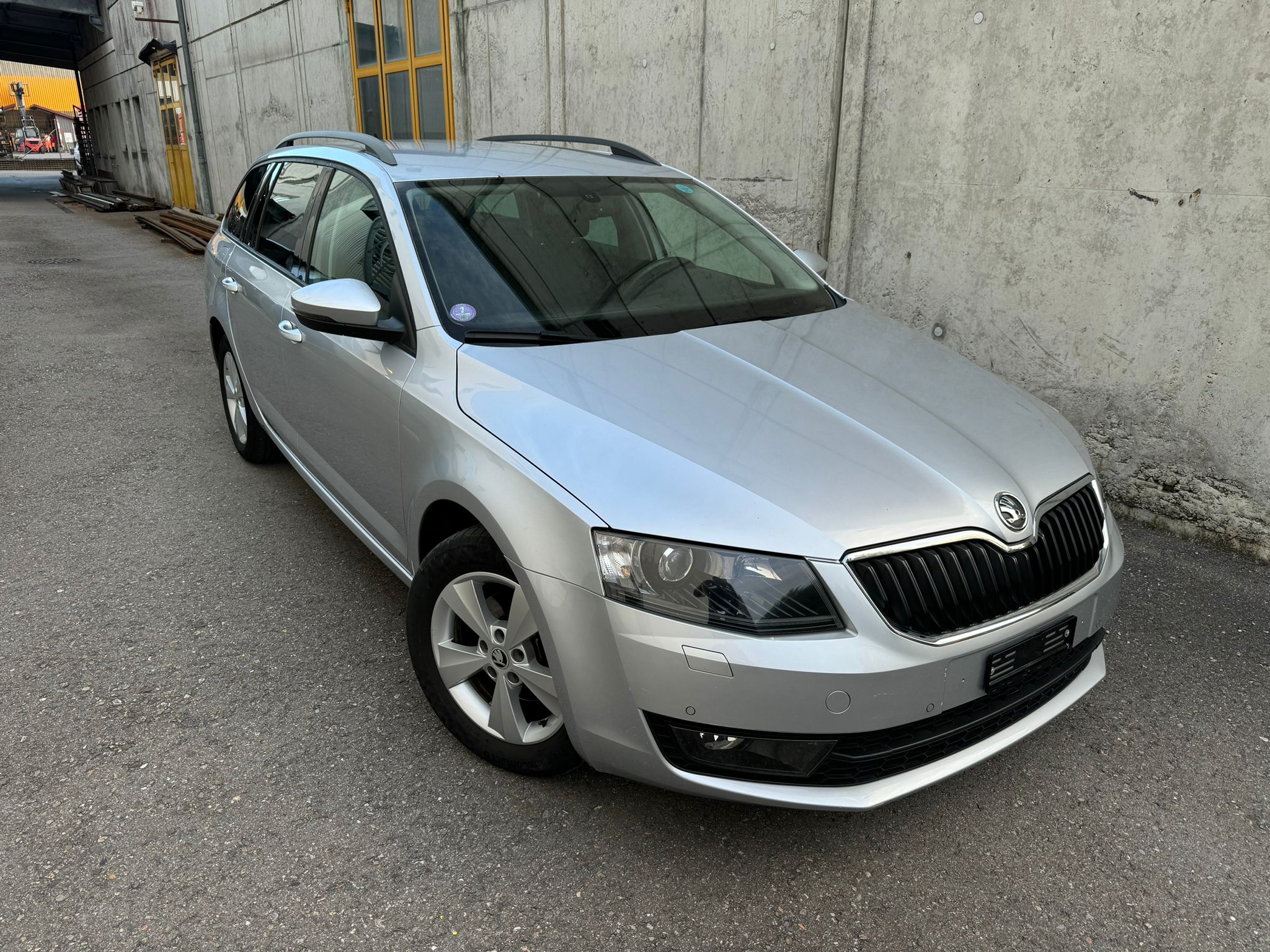 SKODA Octavia Combi 2.0 TDI Elegance DSG