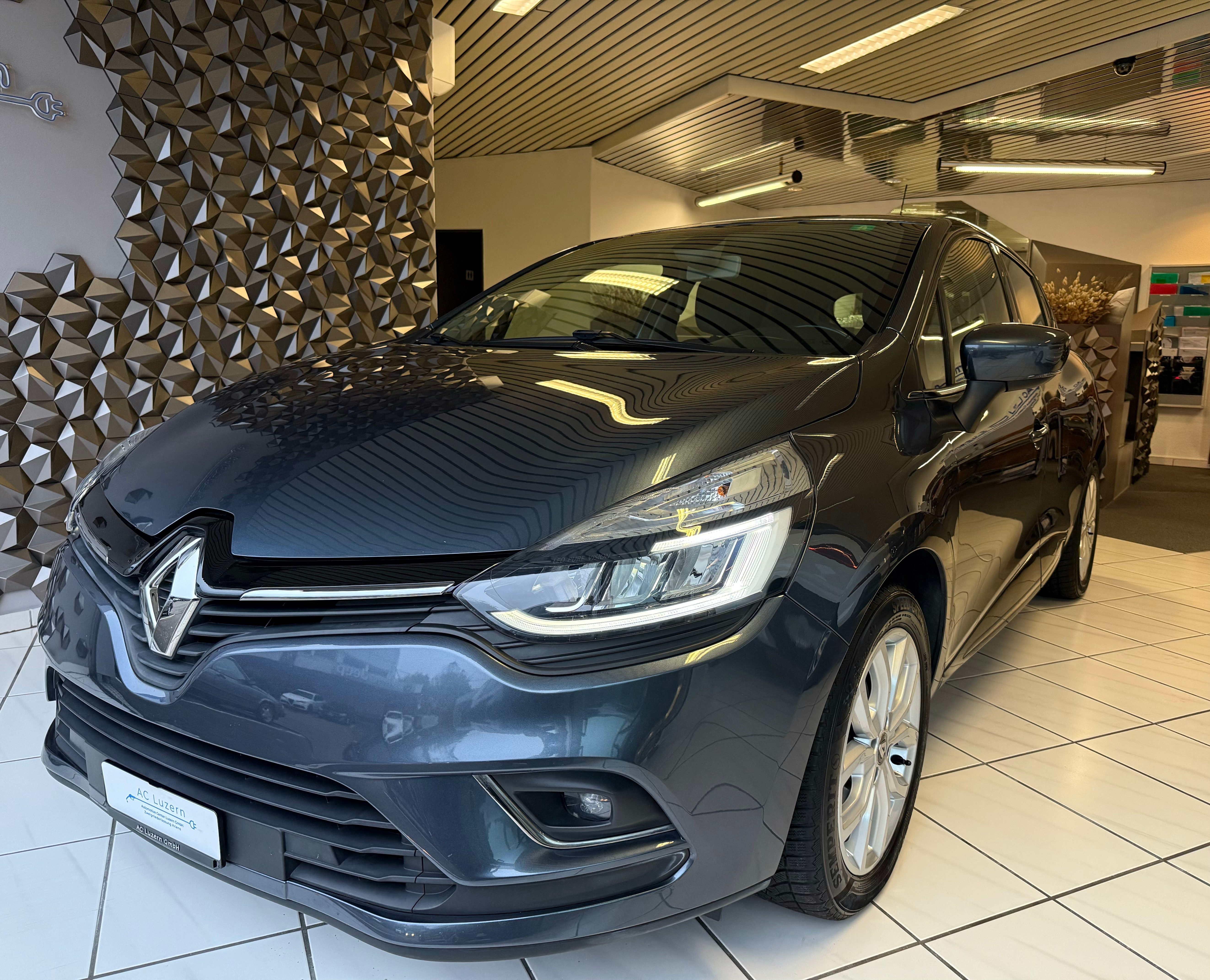 RENAULT Clio 1.2 16V T Intens