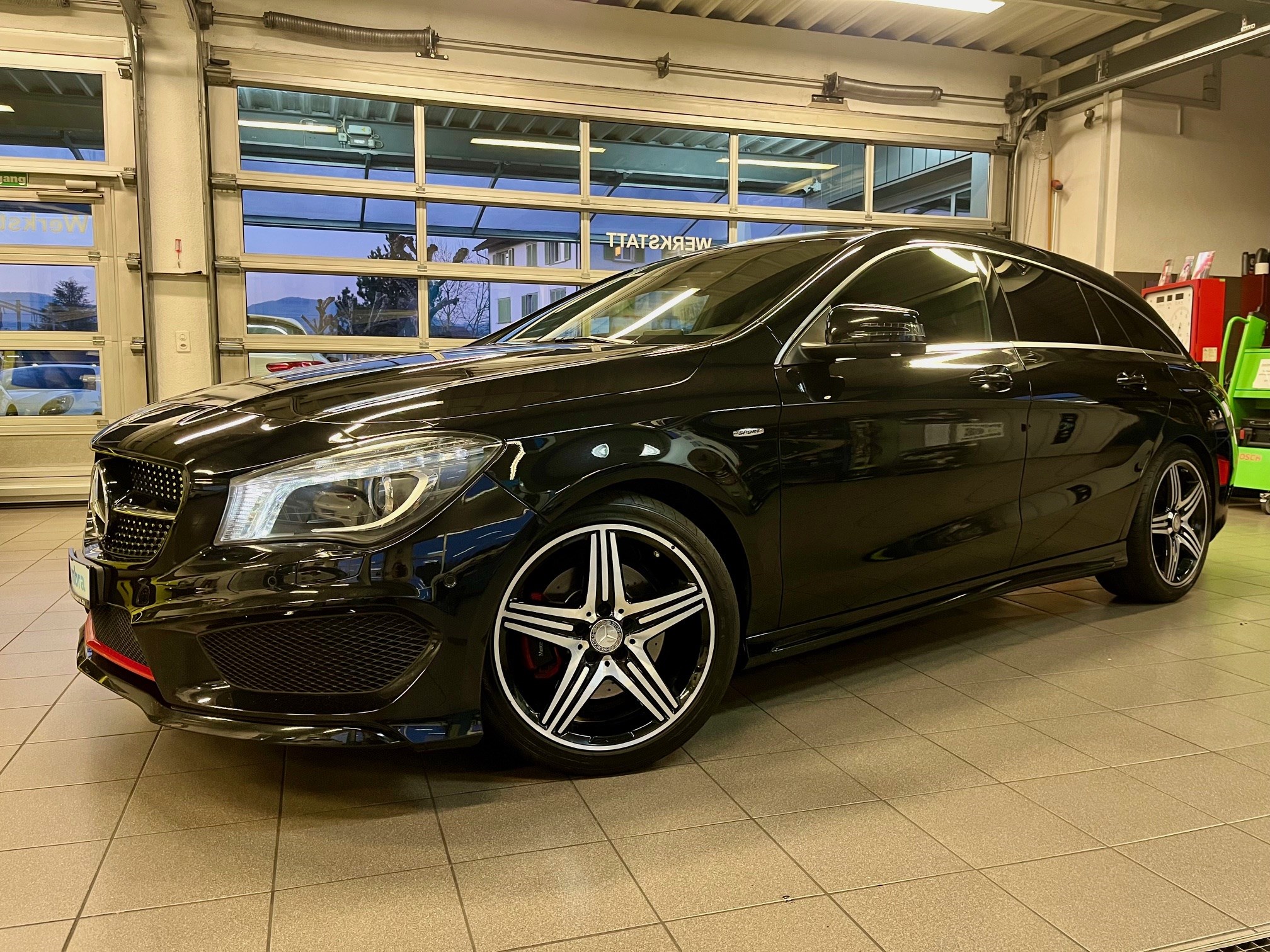 MERCEDES-BENZ CLA Shooting Brake 250 Sport 7G-DCT 4Matic