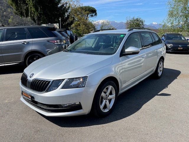 SKODA Octavia Combi 2.0 TSI Clever 4x4 DSG