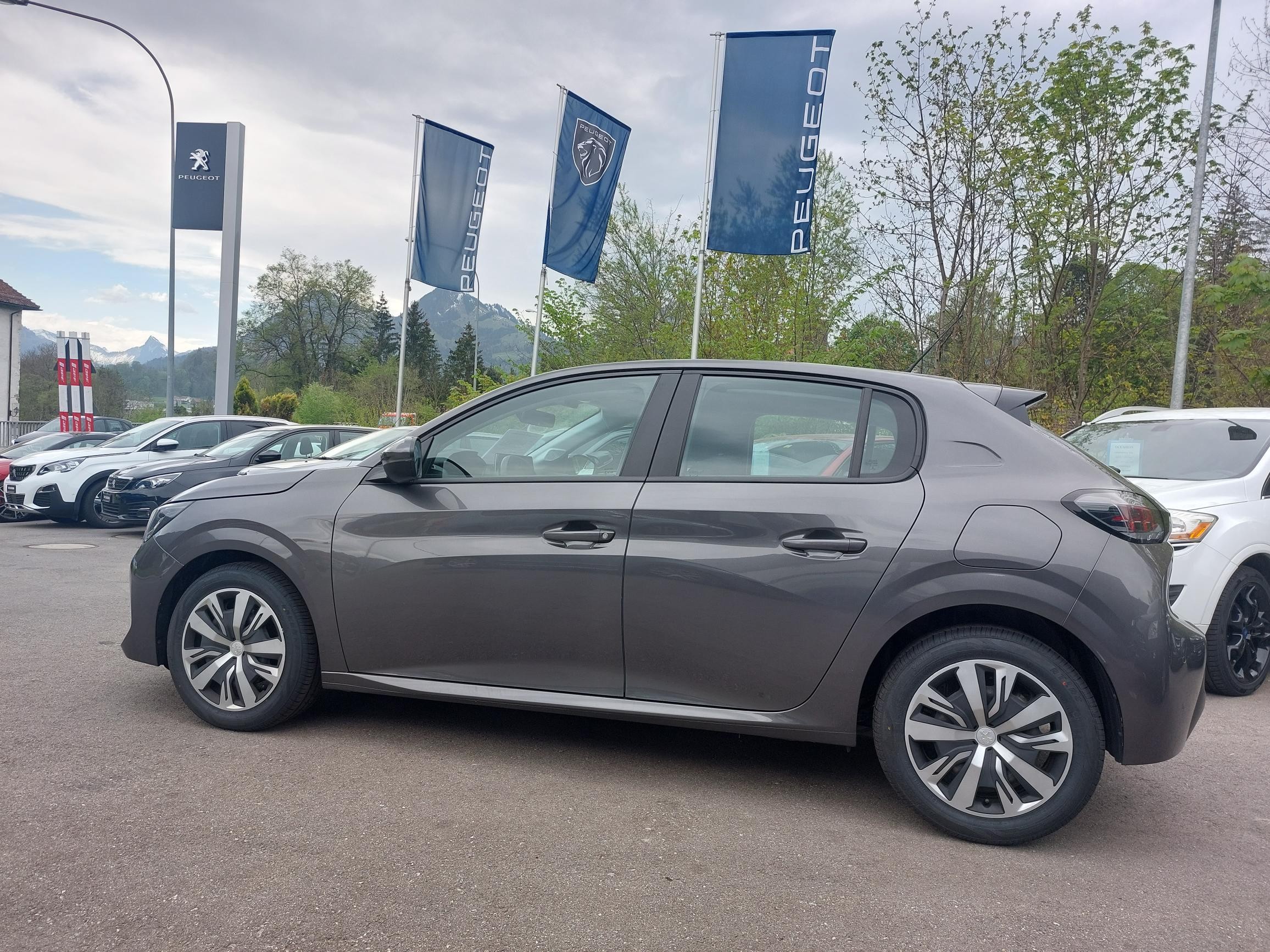 PEUGEOT 208 1.2 PureTech Active