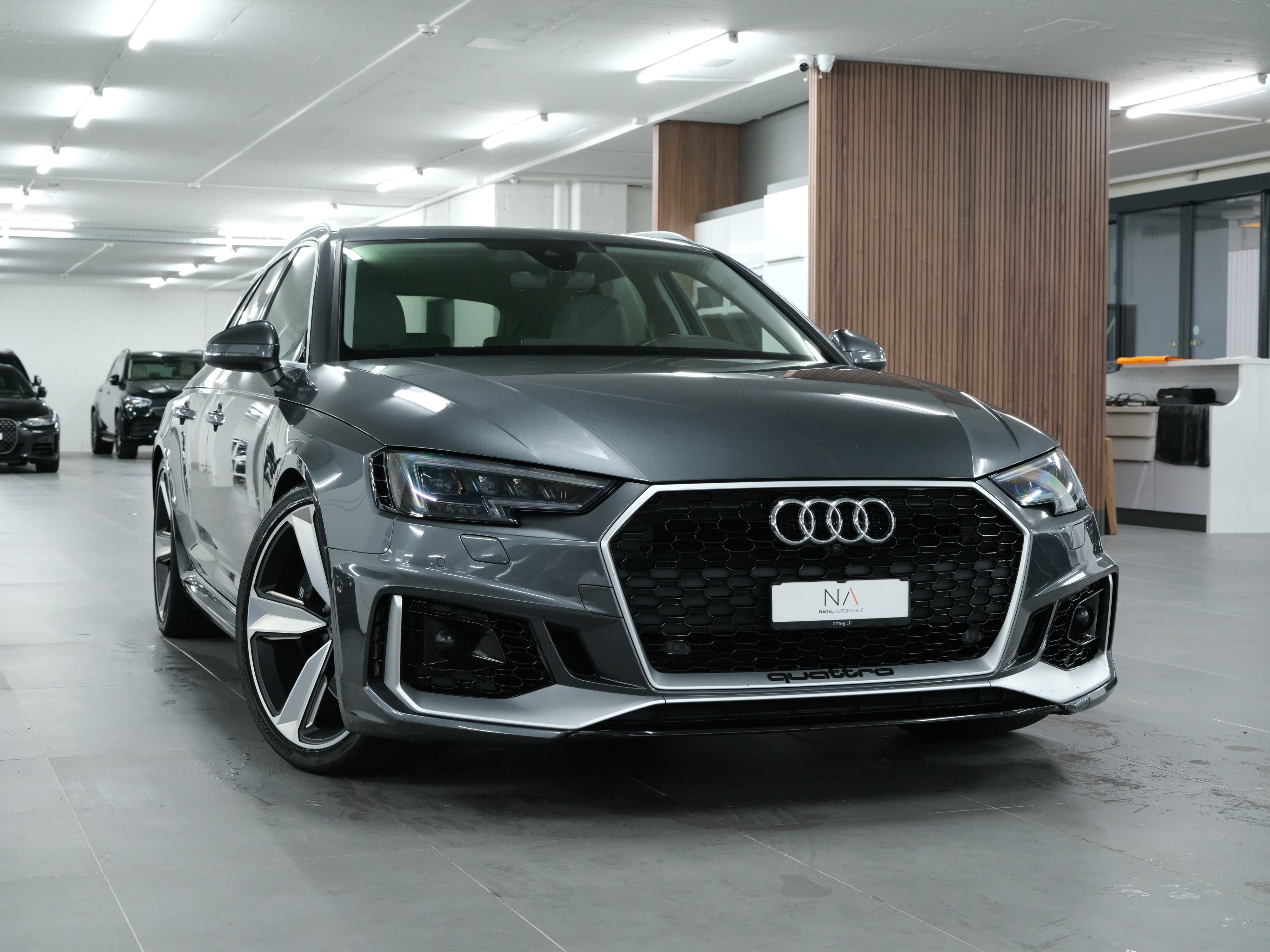 AUDI RS4 Avant 2.9 TFSI quattro tiptronic • 280 KM/H V-MAX