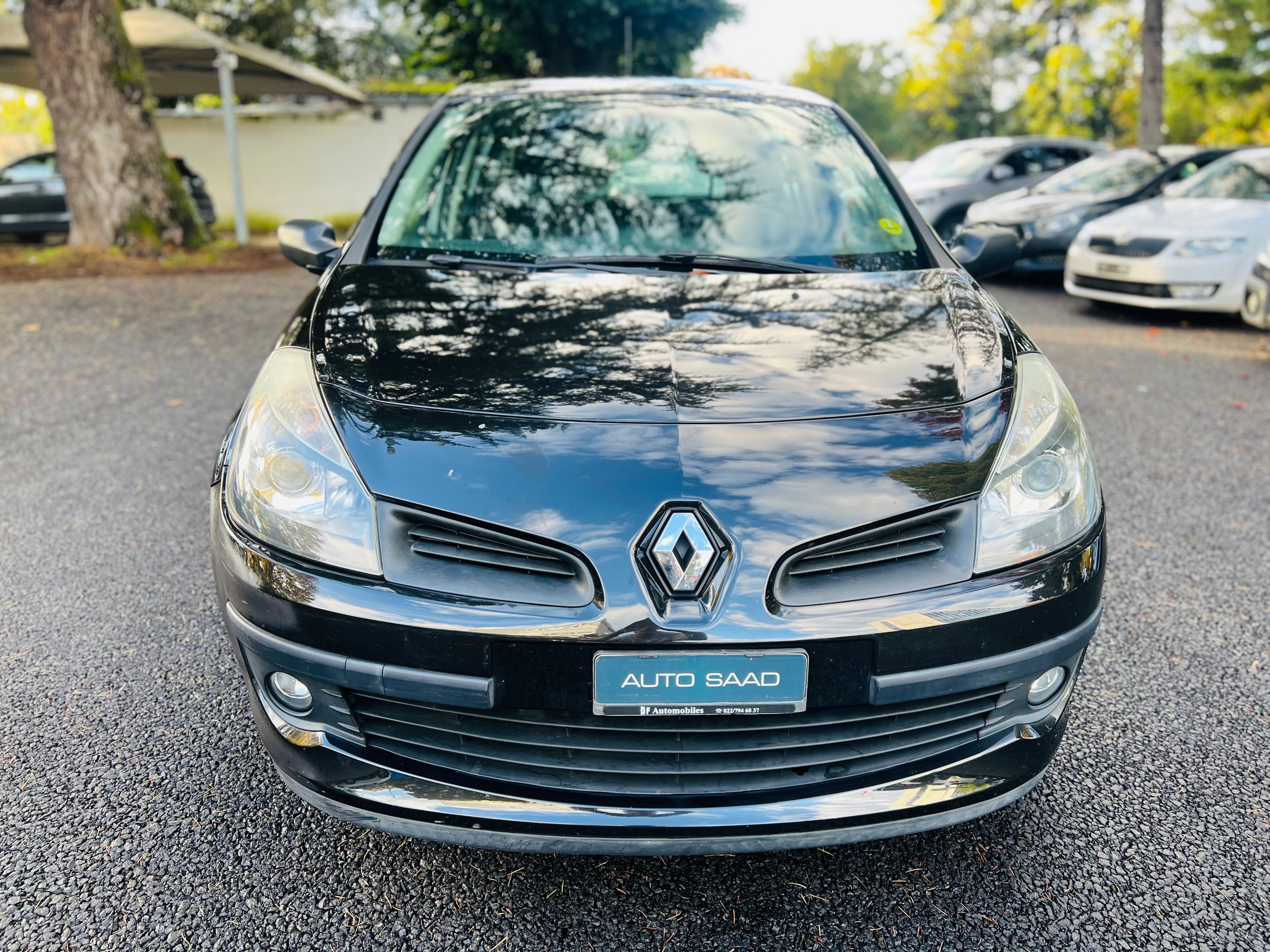 RENAULT Clio 1.6 16V Privilège