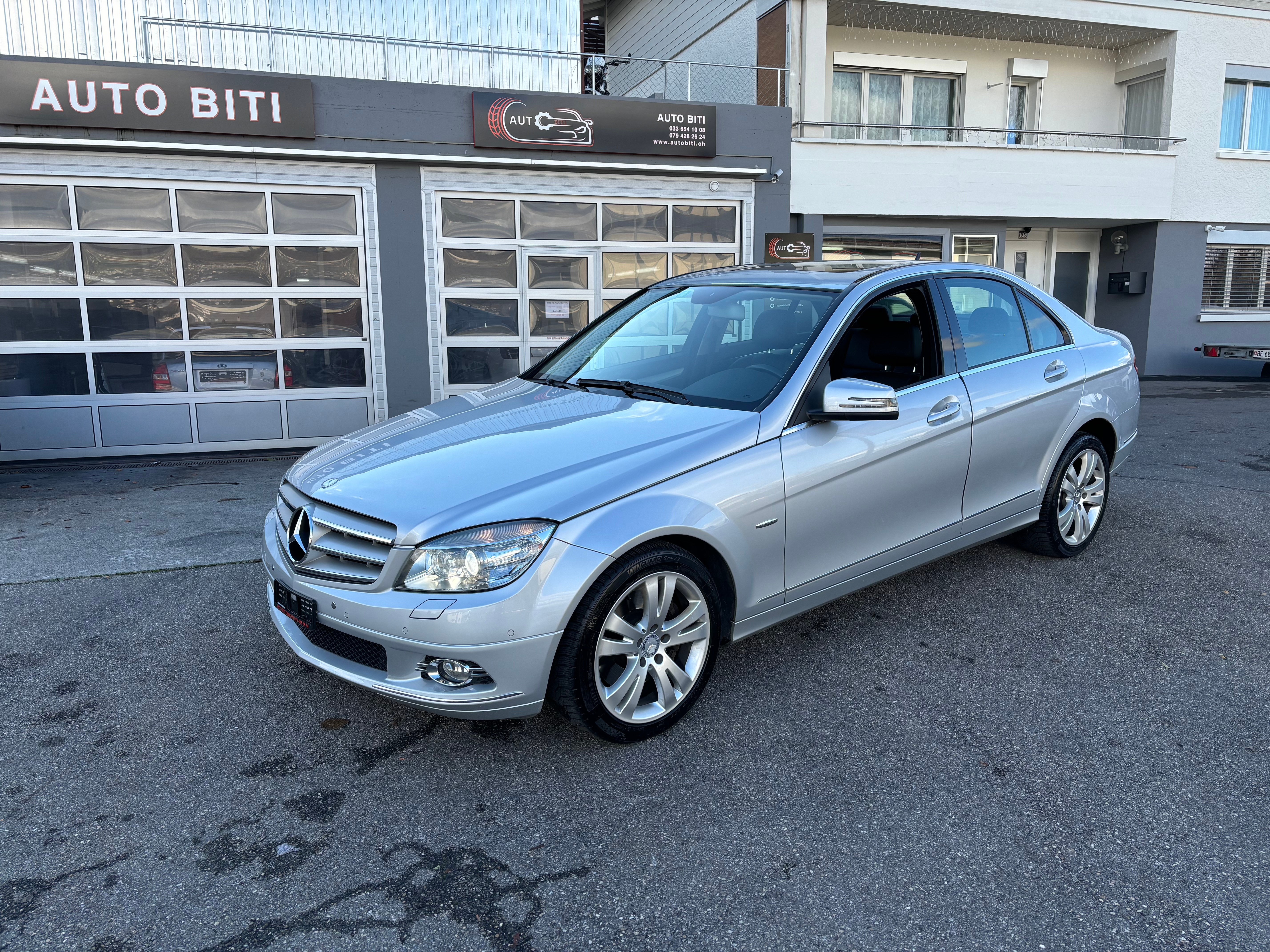 MERCEDES-BENZ C 320