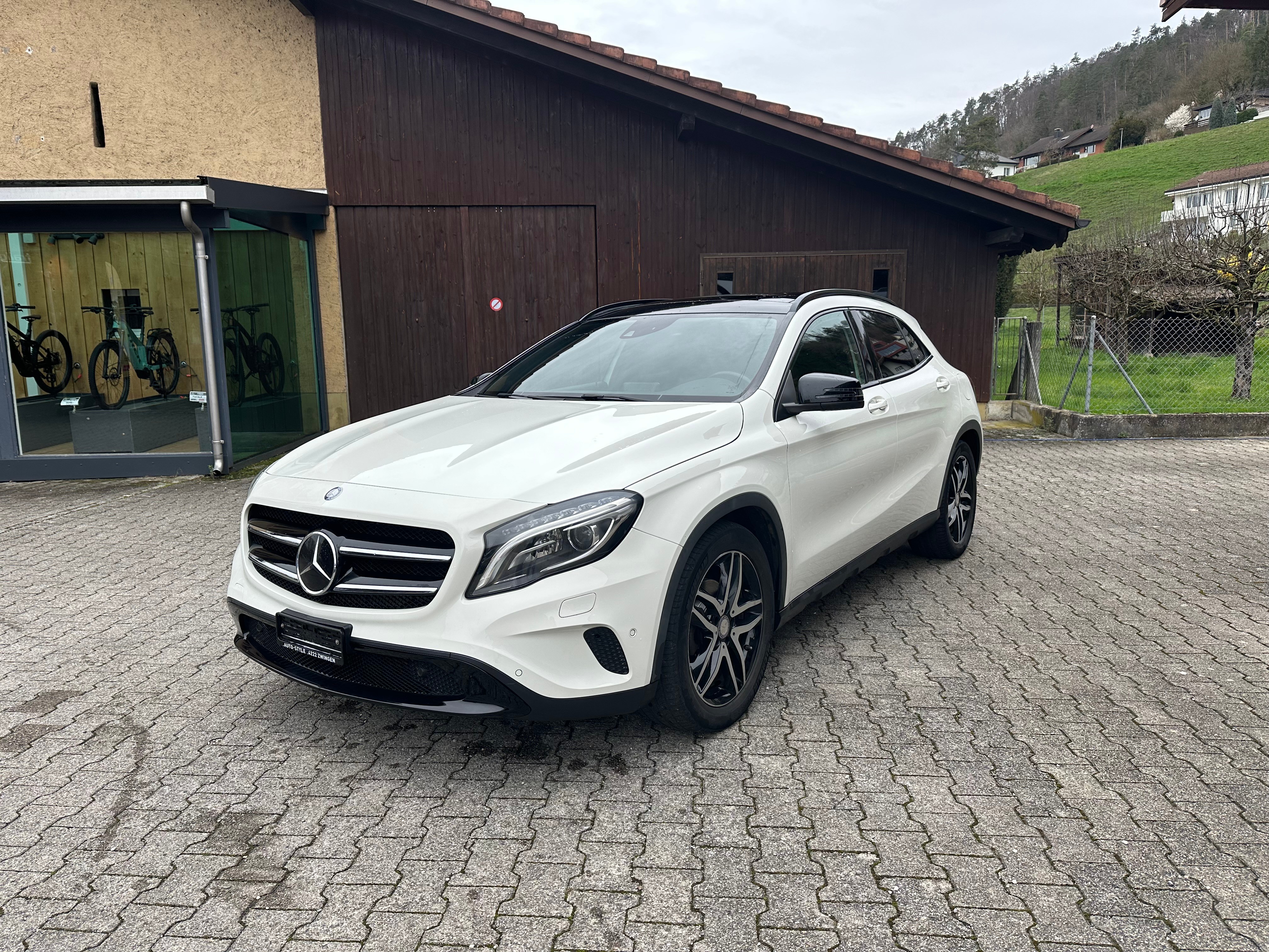 MERCEDES-BENZ GLA 220 CDI Style 4Matic 7G-DCT