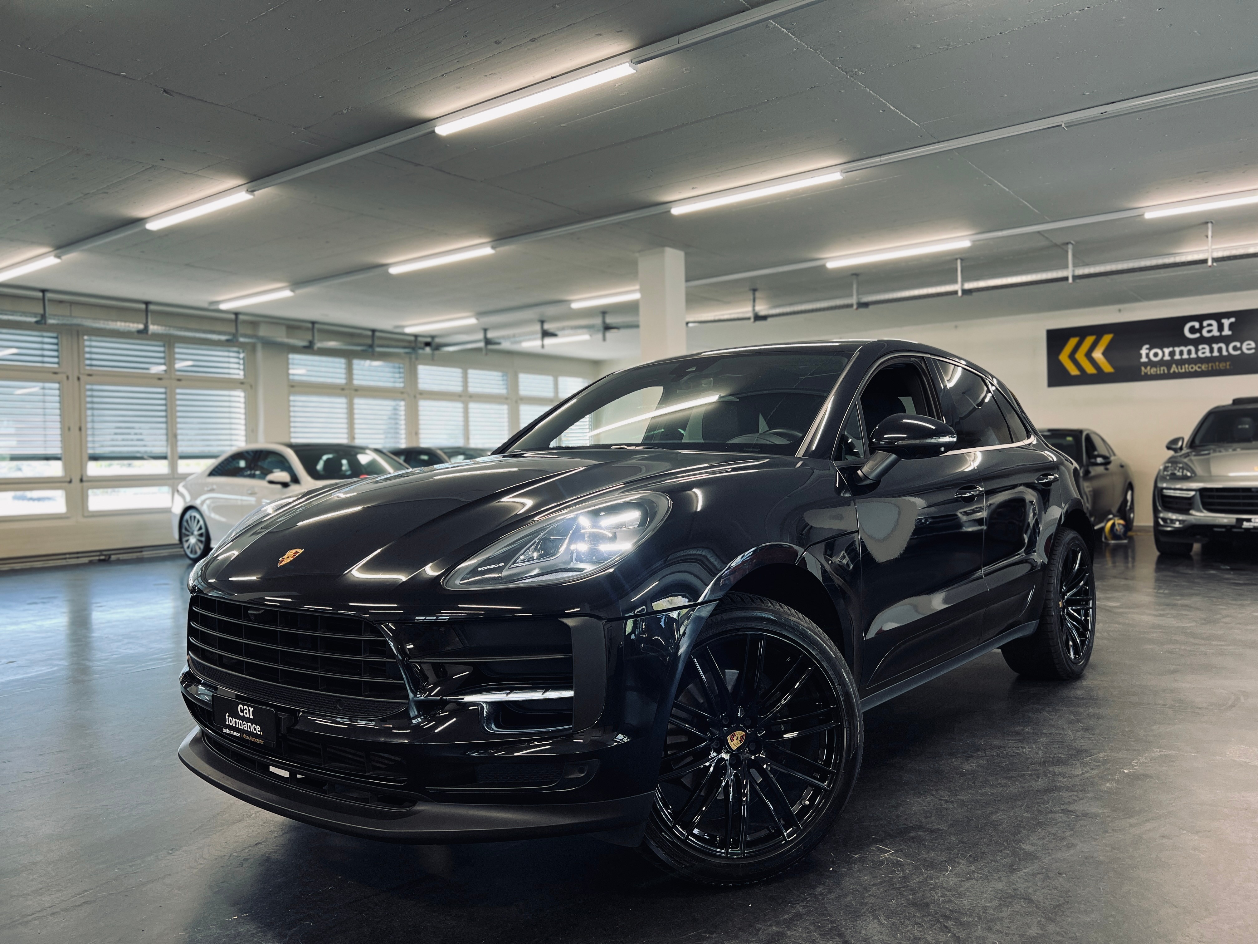 PORSCHE Macan 2.0