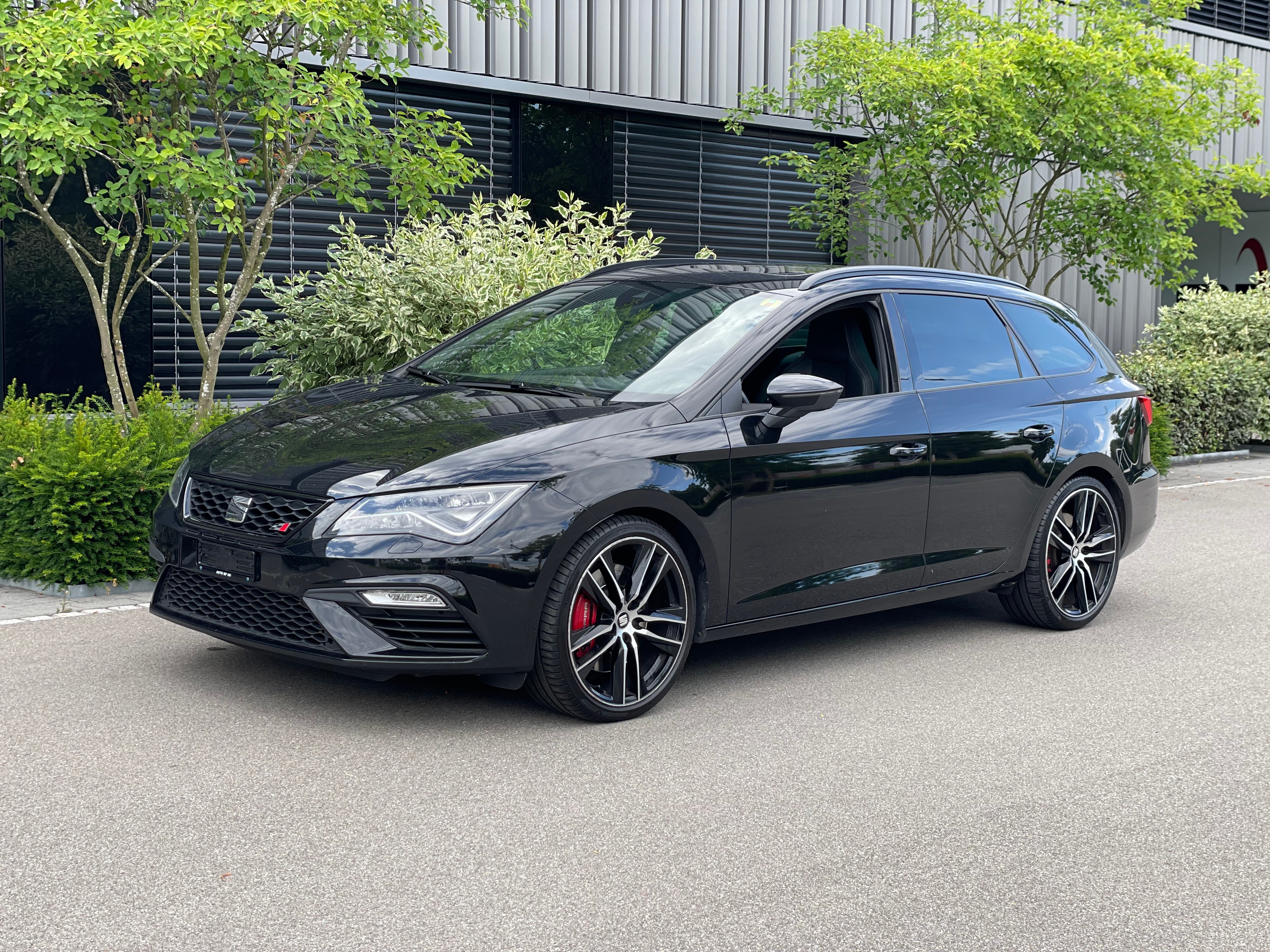 SEAT Leon ST 2.0 TSI Cupra R 300 4 Drive DSG