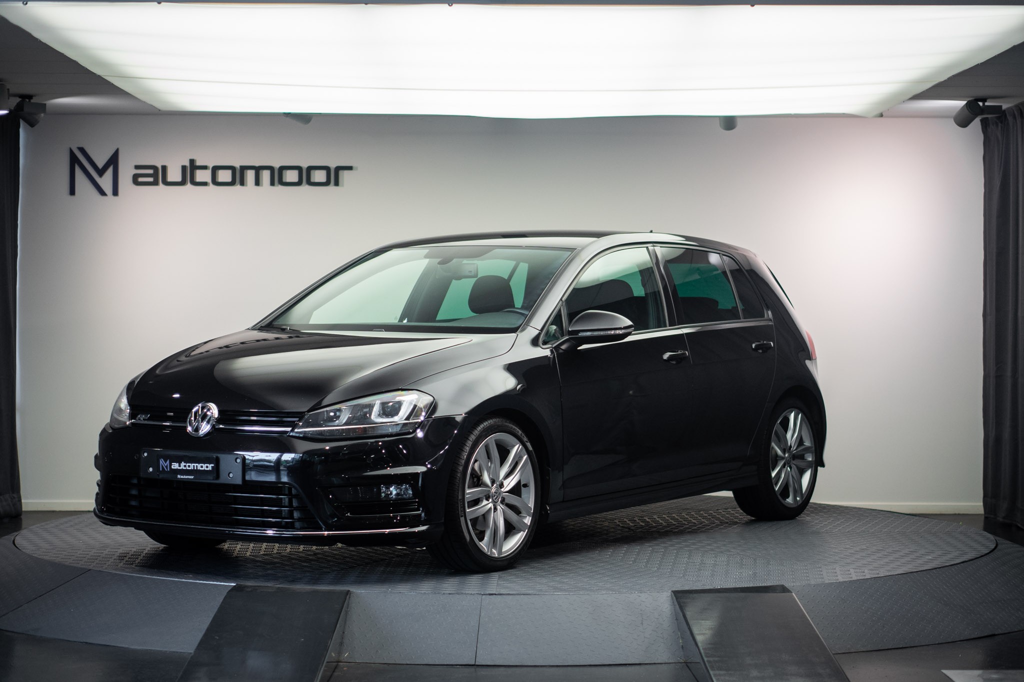 VW Golf 1.4 TSI Highline DSG *R-Line*