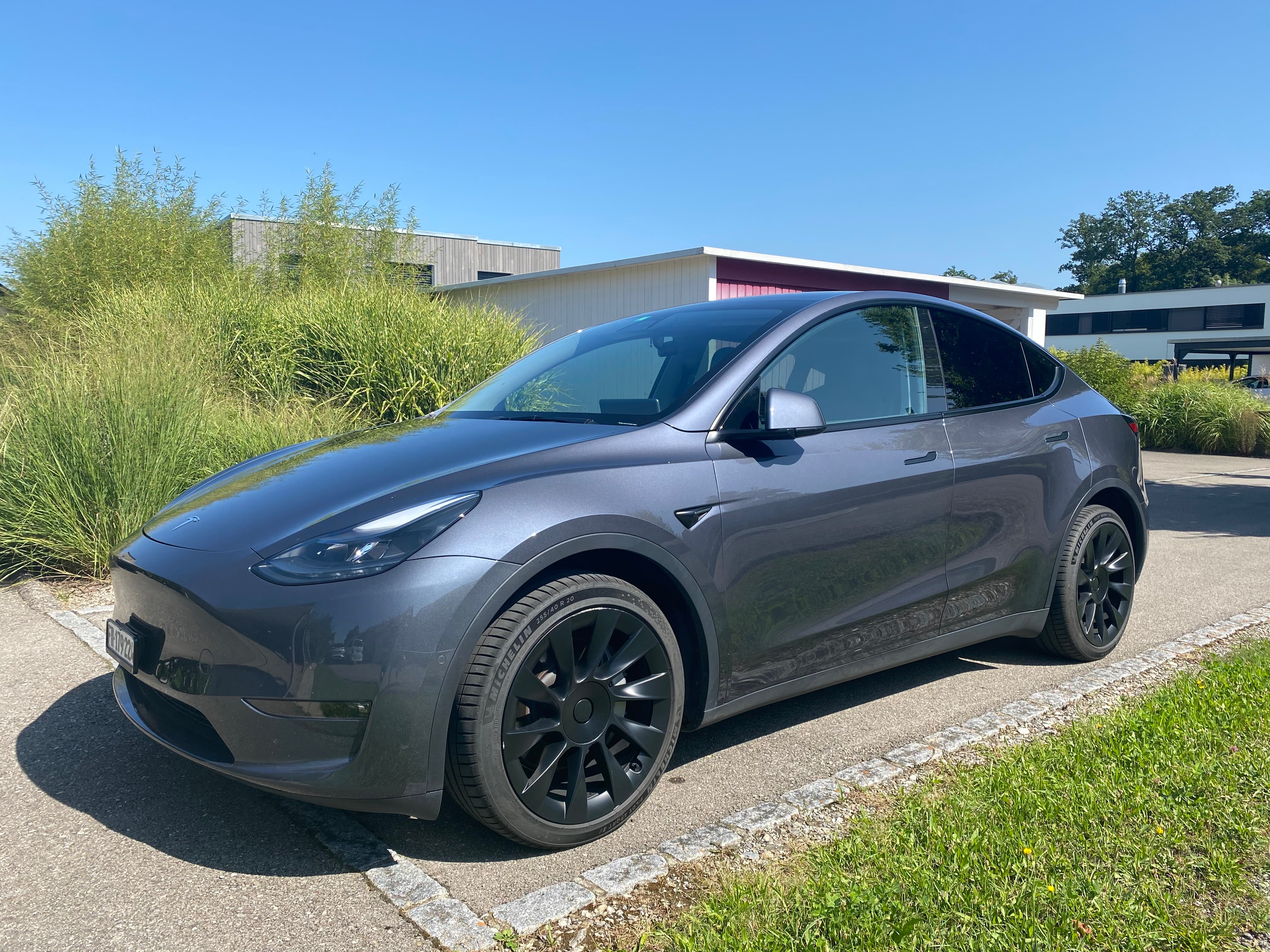 TESLA Model Y Long Range