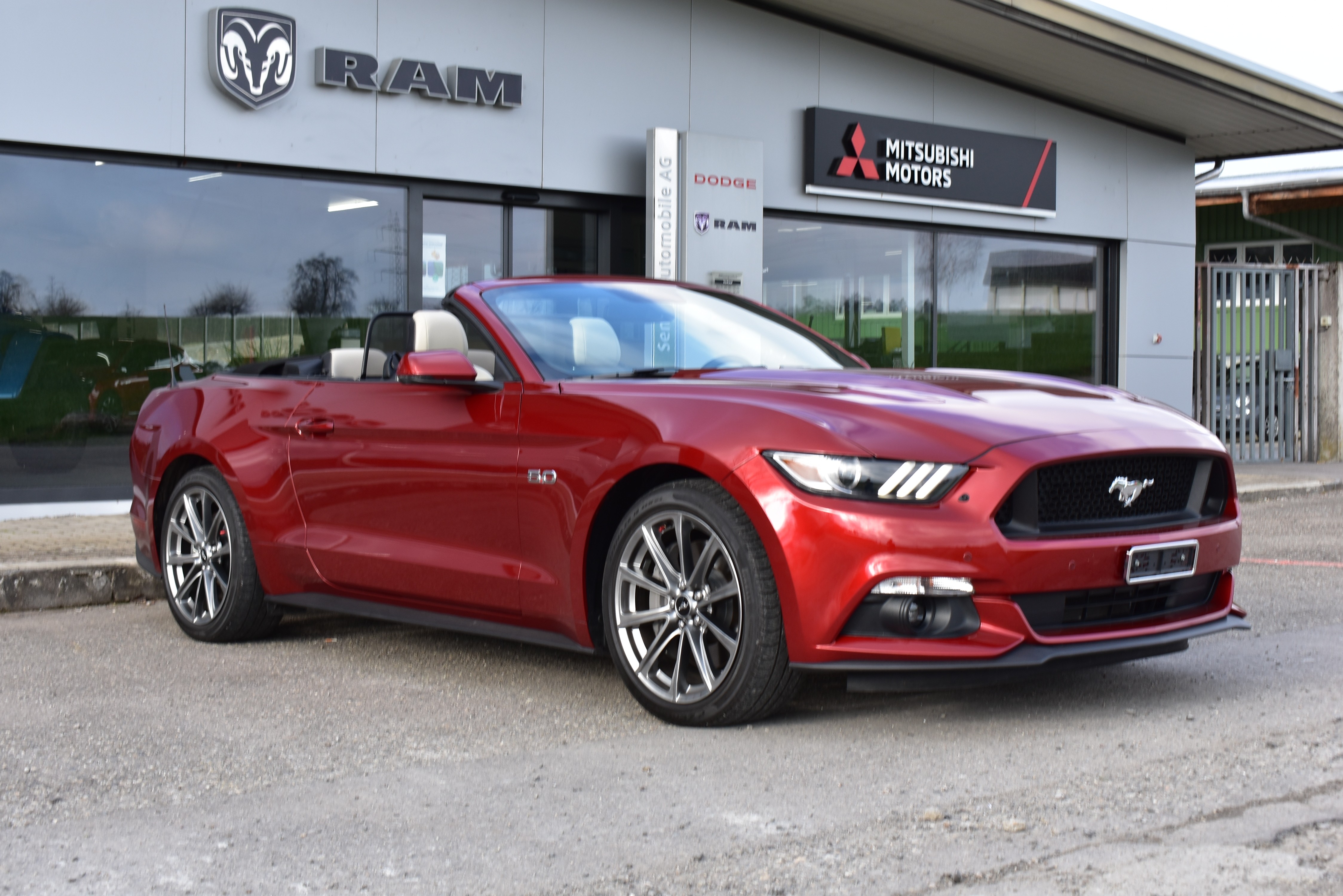 FORD Mustang Convertible 5.0 V8 GT Automat