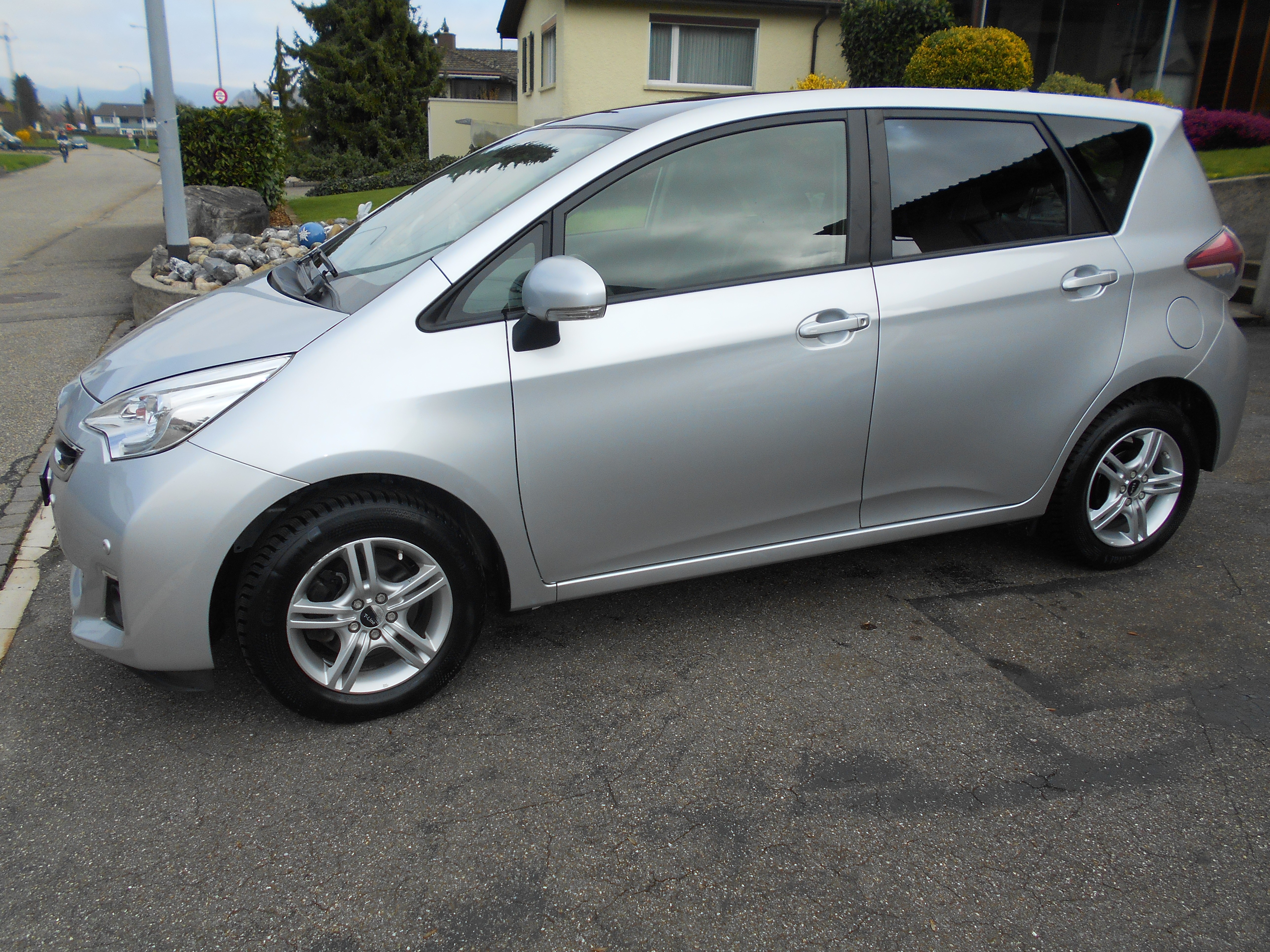 TOYOTA Verso-S 1.33 Linea Sol Multidrive S