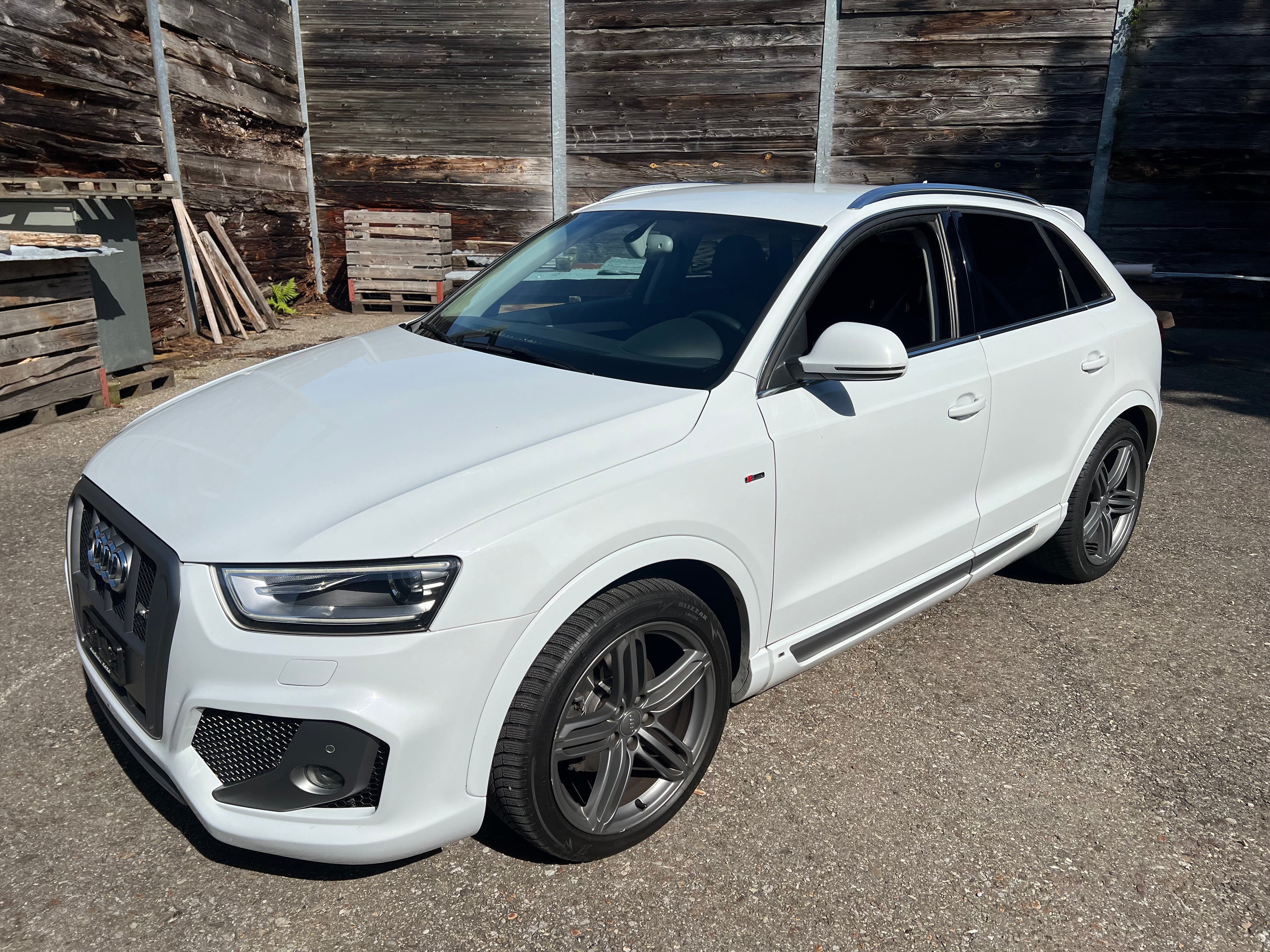 AUDI Q3 2.0 TFSI quattro S-tronic