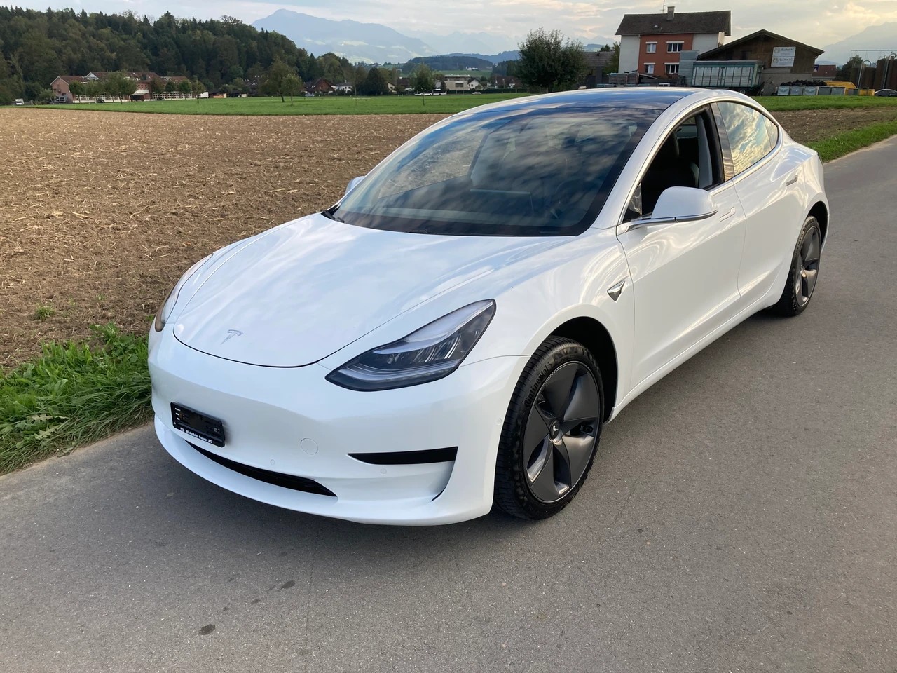 TESLA Model 3