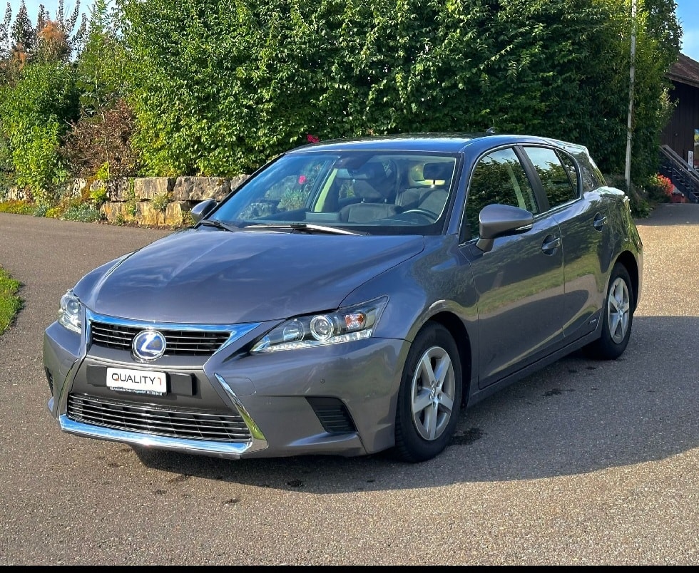 LEXUS CT 200h 1.8 impression CVT Aus Erster Hand , Service Gepflegt