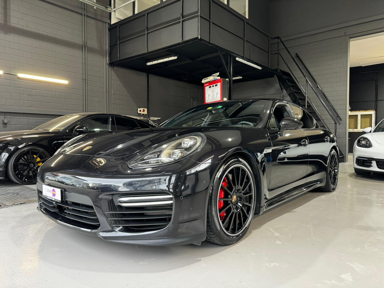 PORSCHE Panamera GTS 4.8 PDK