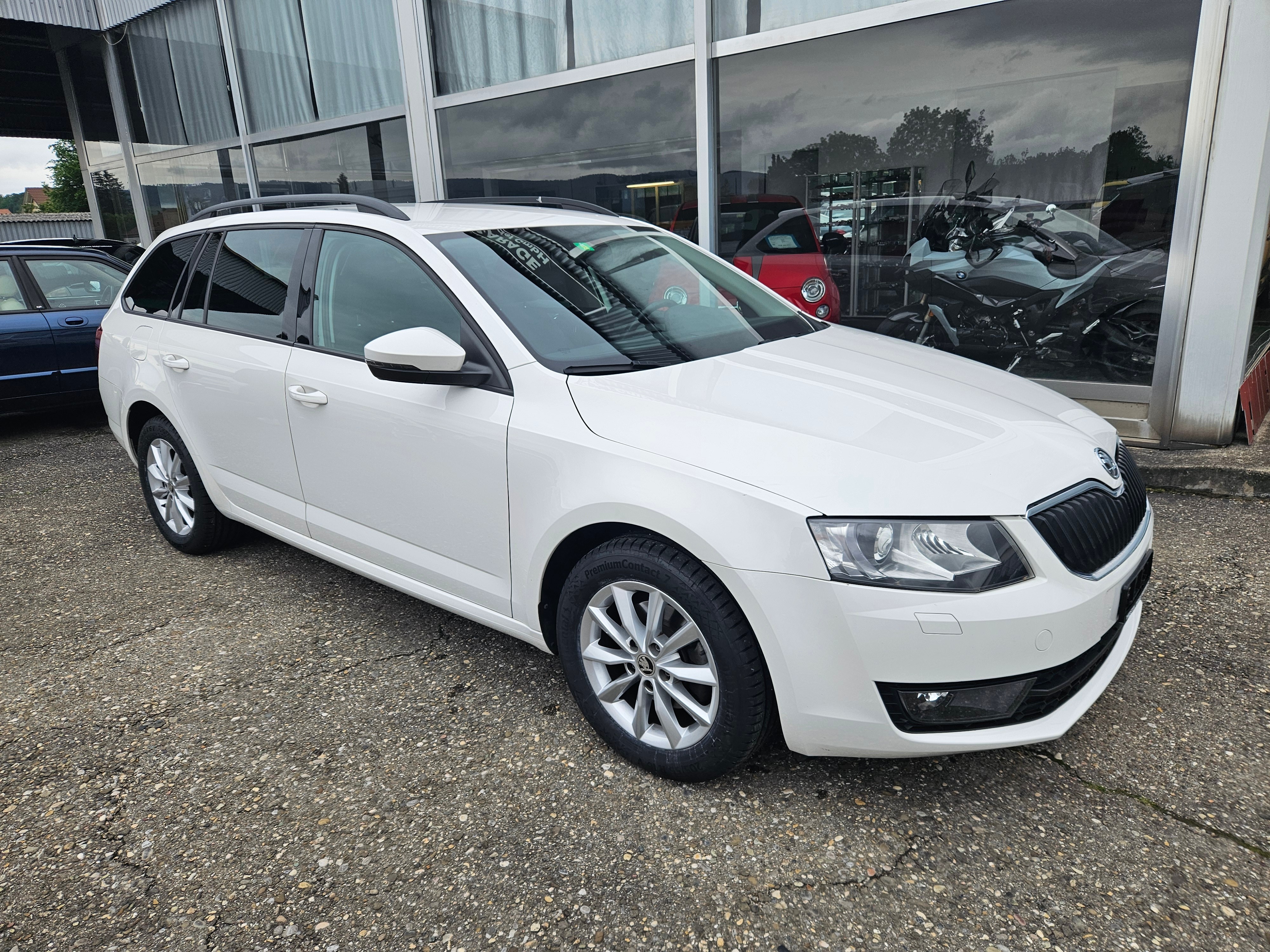 SKODA Octavia Combi 1.4 TSI Ambition DSG