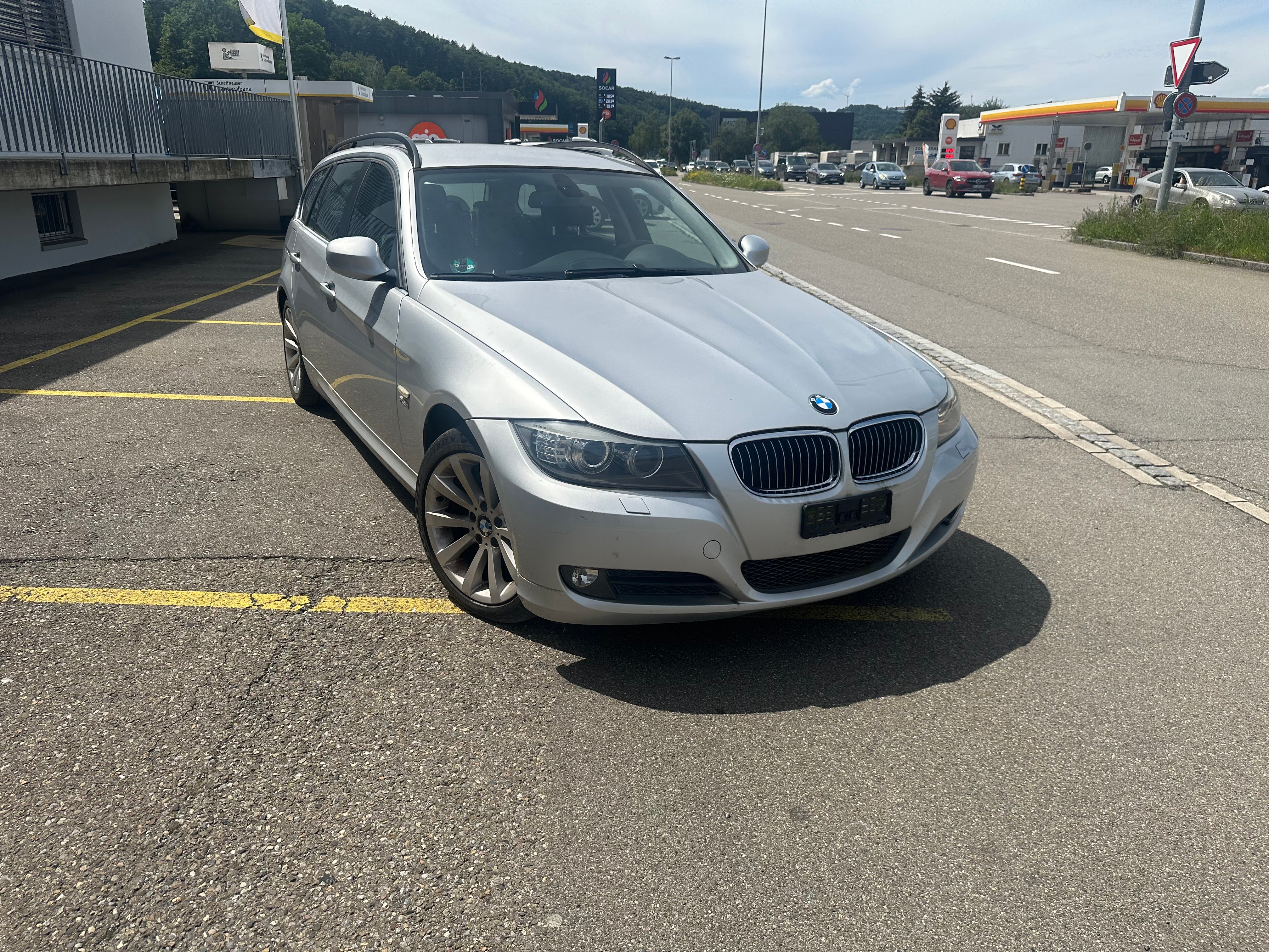 BMW 325i xDrive Touring Steptronic